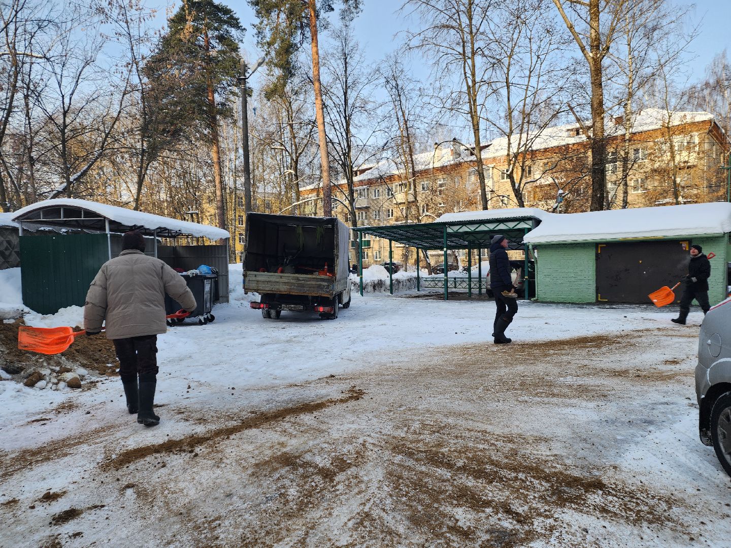 пушкино, парковка у дома, уборка снега,