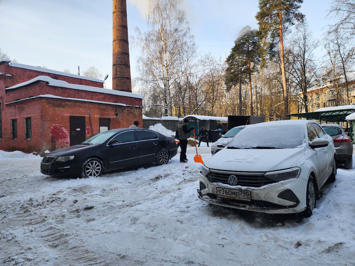 пушкино, парковка у дома, уборка снега,