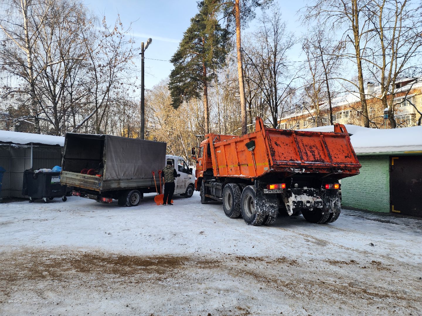 пушкино, парковка у дома, уборка снега,