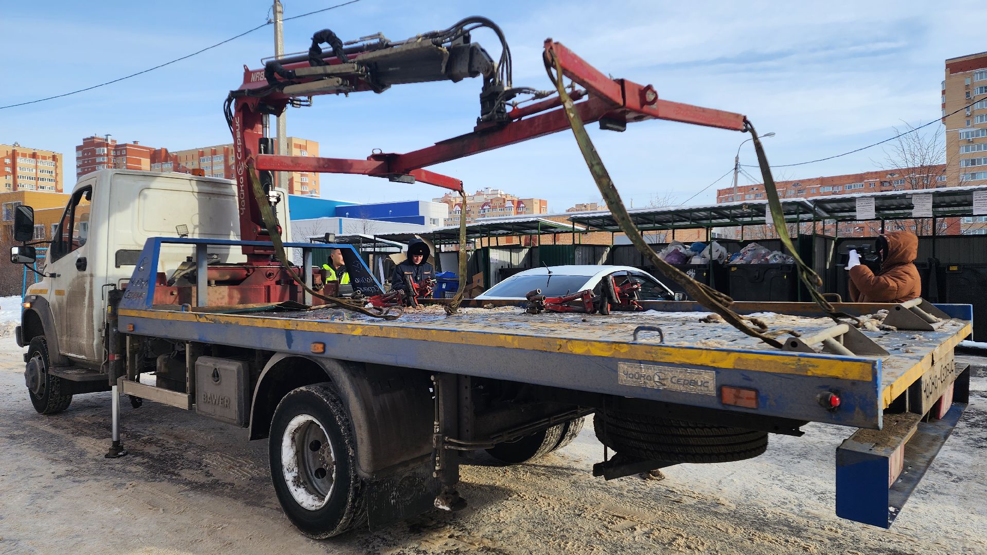 Домодедово, Подмосковье, Дороги, Мусоровоз, Контейнерная площадка, ГУСТ МО, Дорожная служба, Инспектор ГУСТ, эвакуация машин, Штраф, улица Лунная, Запрещающий знак, Эвакуатор, Работает эвакуатор, ЖКХ, Остановка запрещена, Работает эвакуатор,