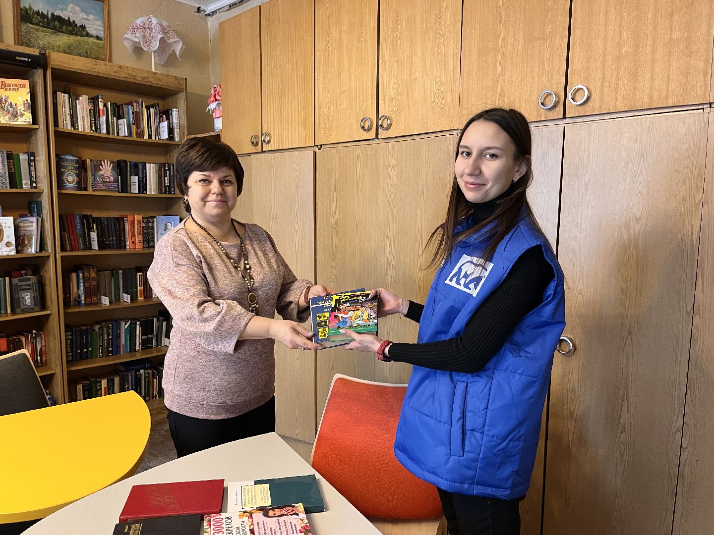 книги, волонтер, молодая гвардия, библиотека,