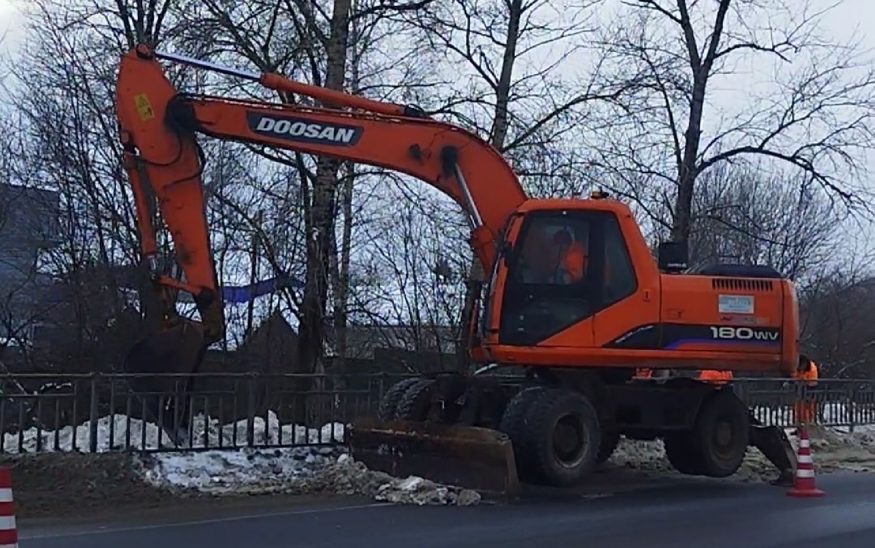 Бронницы, Уборка тротуаров, Уборка снега, обработка дорог, Обработка остановок,