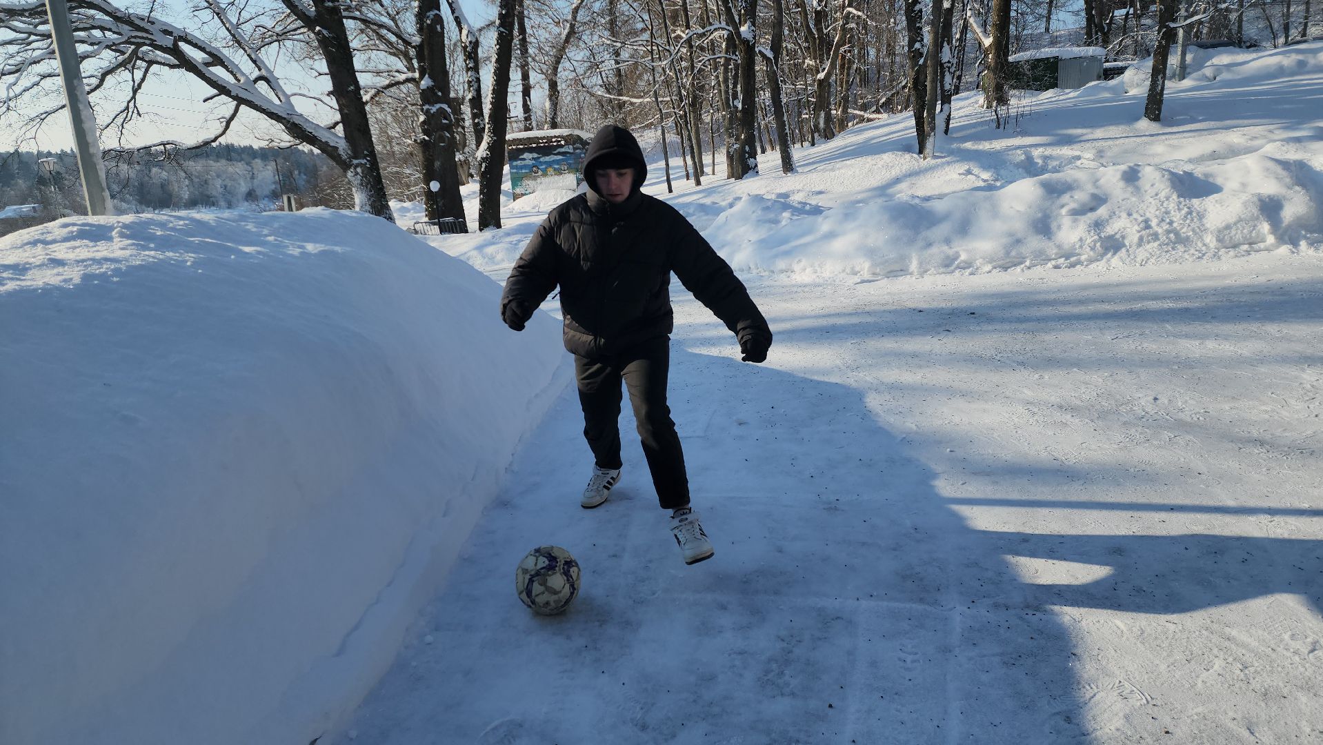 зима в парках, зима в Рузе, футбол, зима в подмомсковье, зима 2024, руза, рузский городской округ,