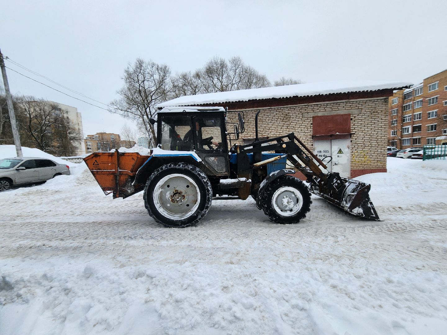 уборка дворов, уборка снега, снегопад, руза, коммунальная техника, коммунальщики, рузский городской округ,