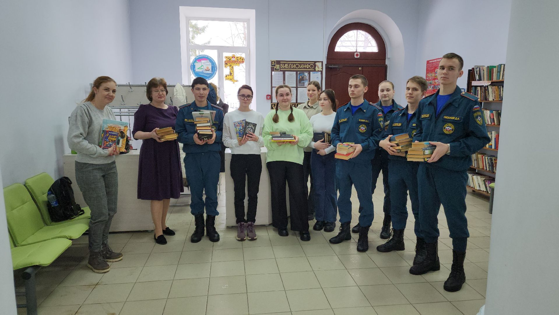 волоколамск, библиотека, студенты, колледж, колледж подмосковье, книги, подарки,