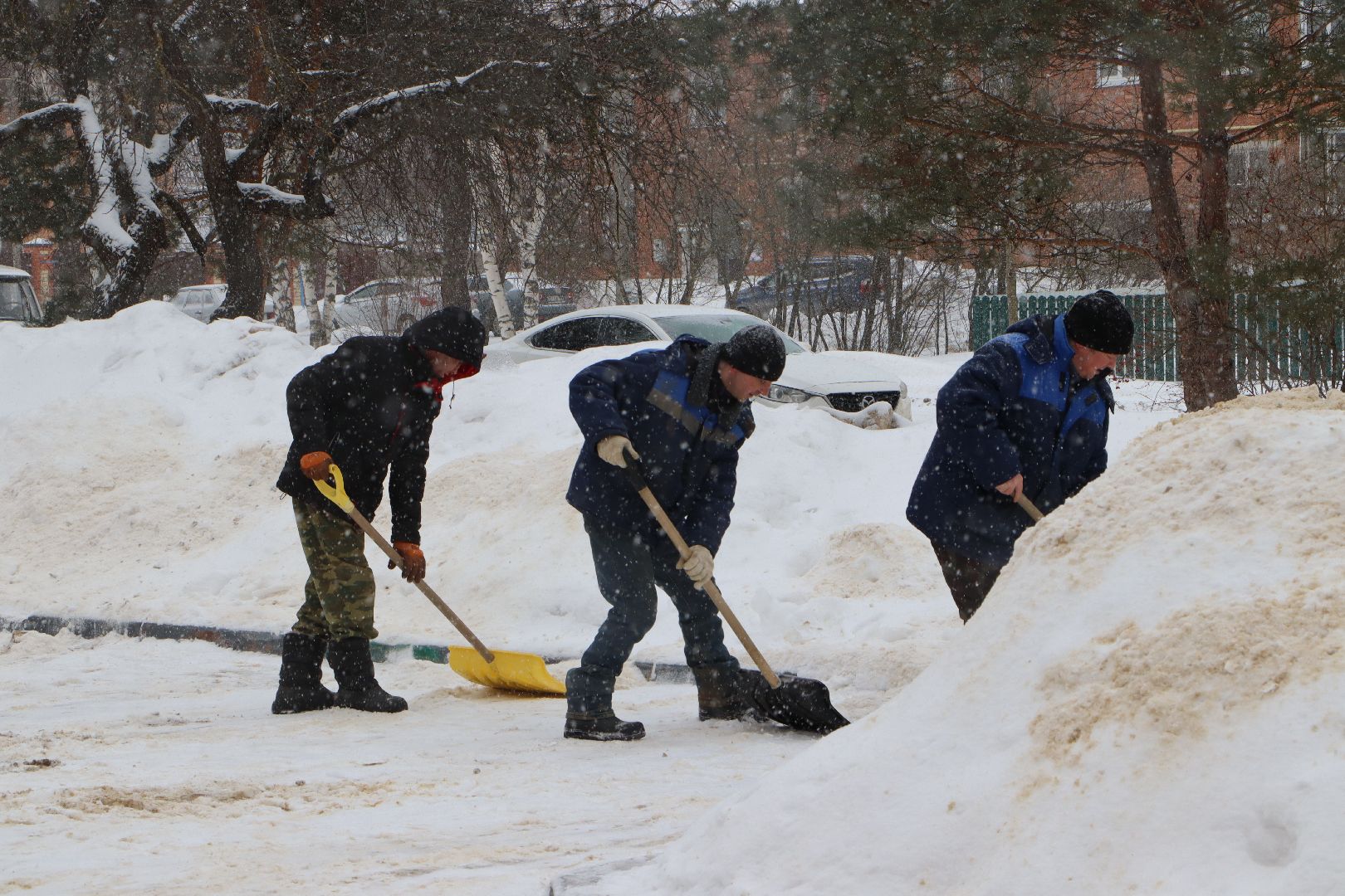 Снегопад, МБУ БДХ, Мосавтодор, Серебряные Пруды, дворы, дороги,