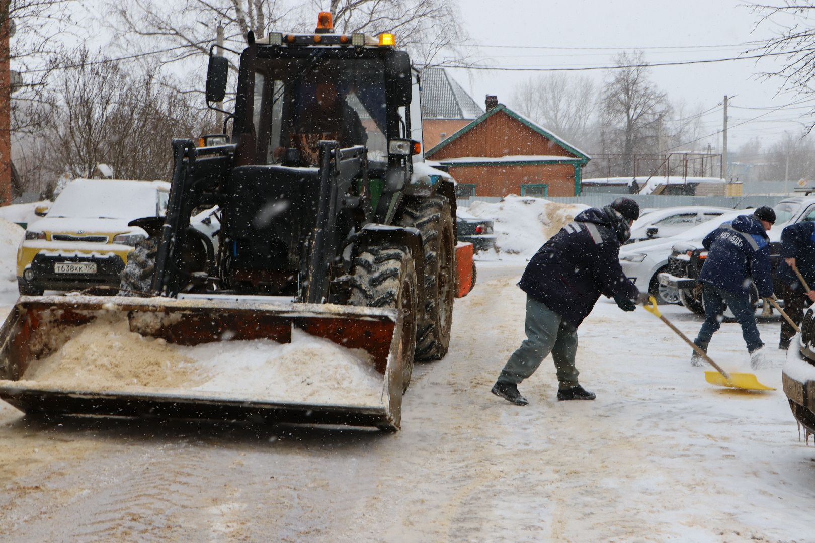 Снегопад, МБУ БДХ, Мосавтодор, Серебряные Пруды, дворы, дороги,