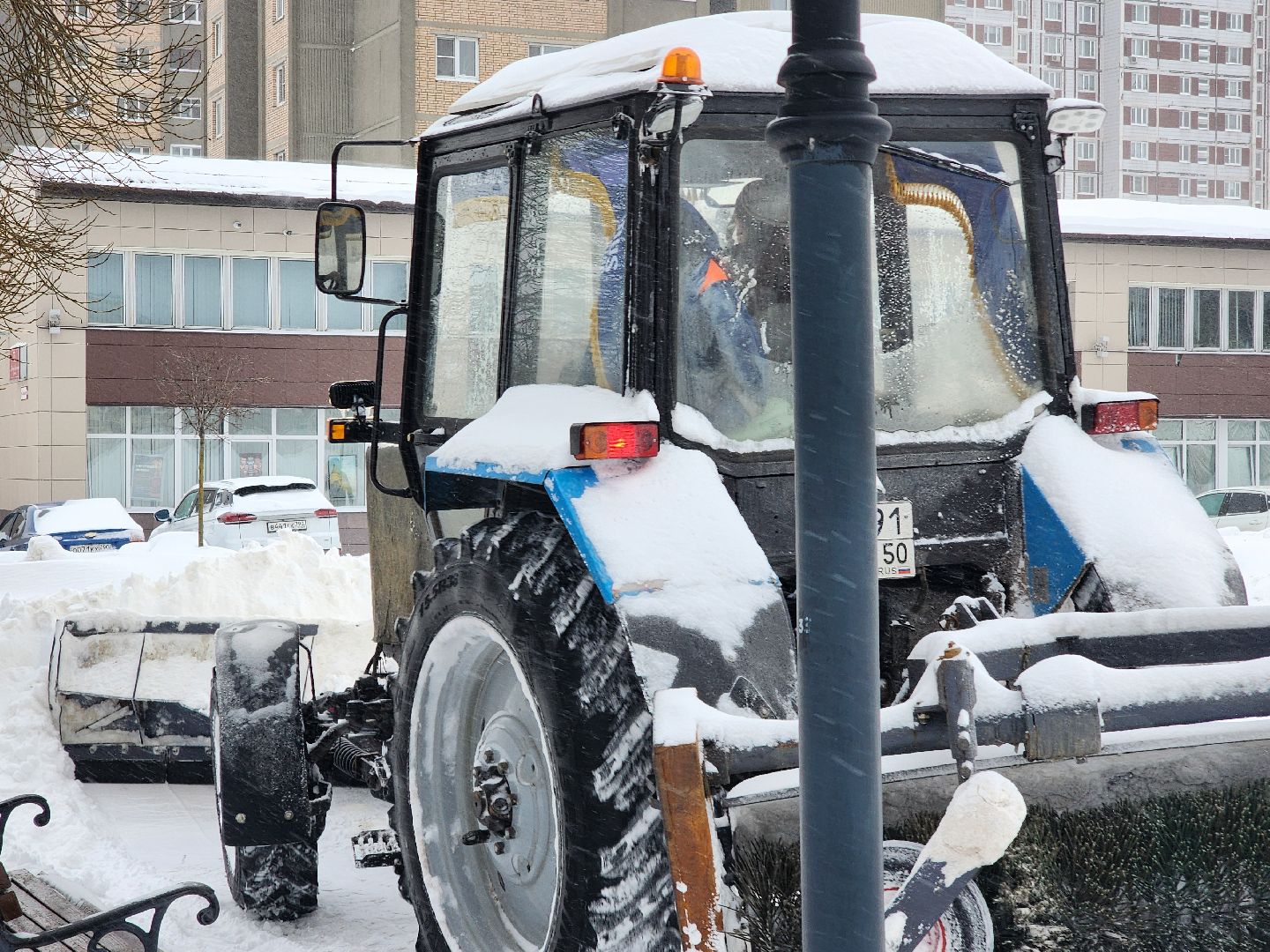 серпухов, подмосковье, площадь славы, уборка снега, комбинат благоустройства,