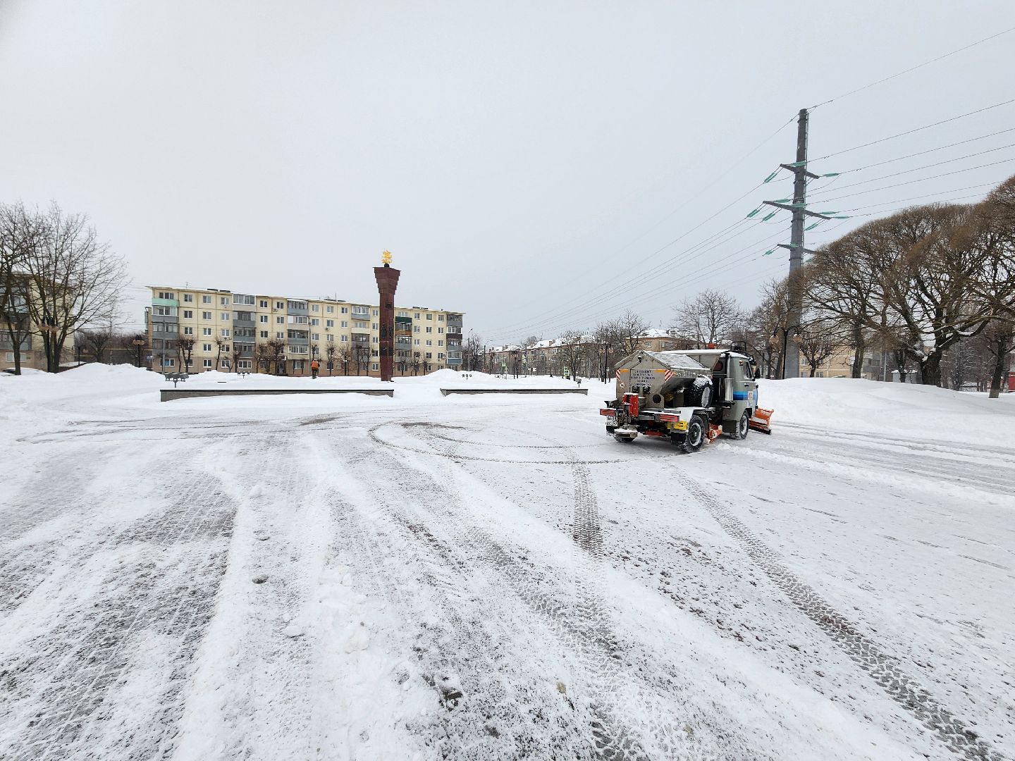 серпухов, подмосковье, площадь славы, уборка снега, комбинат благоустройства,
