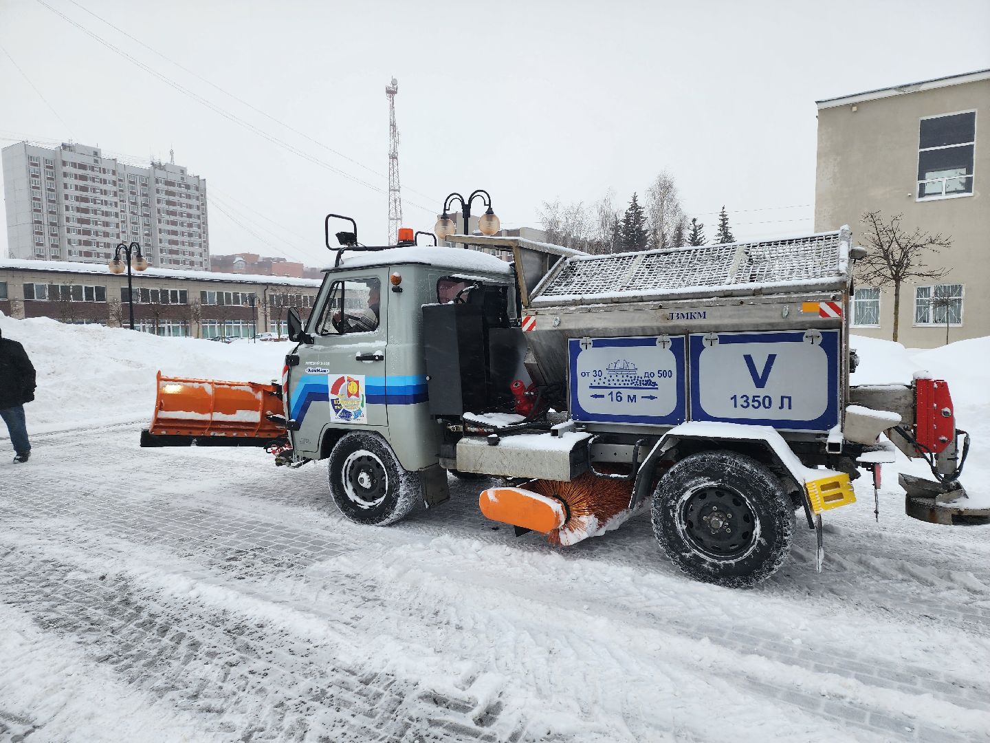 серпухов, подмосковье, площадь славы, уборка снега, комбинат благоустройства,