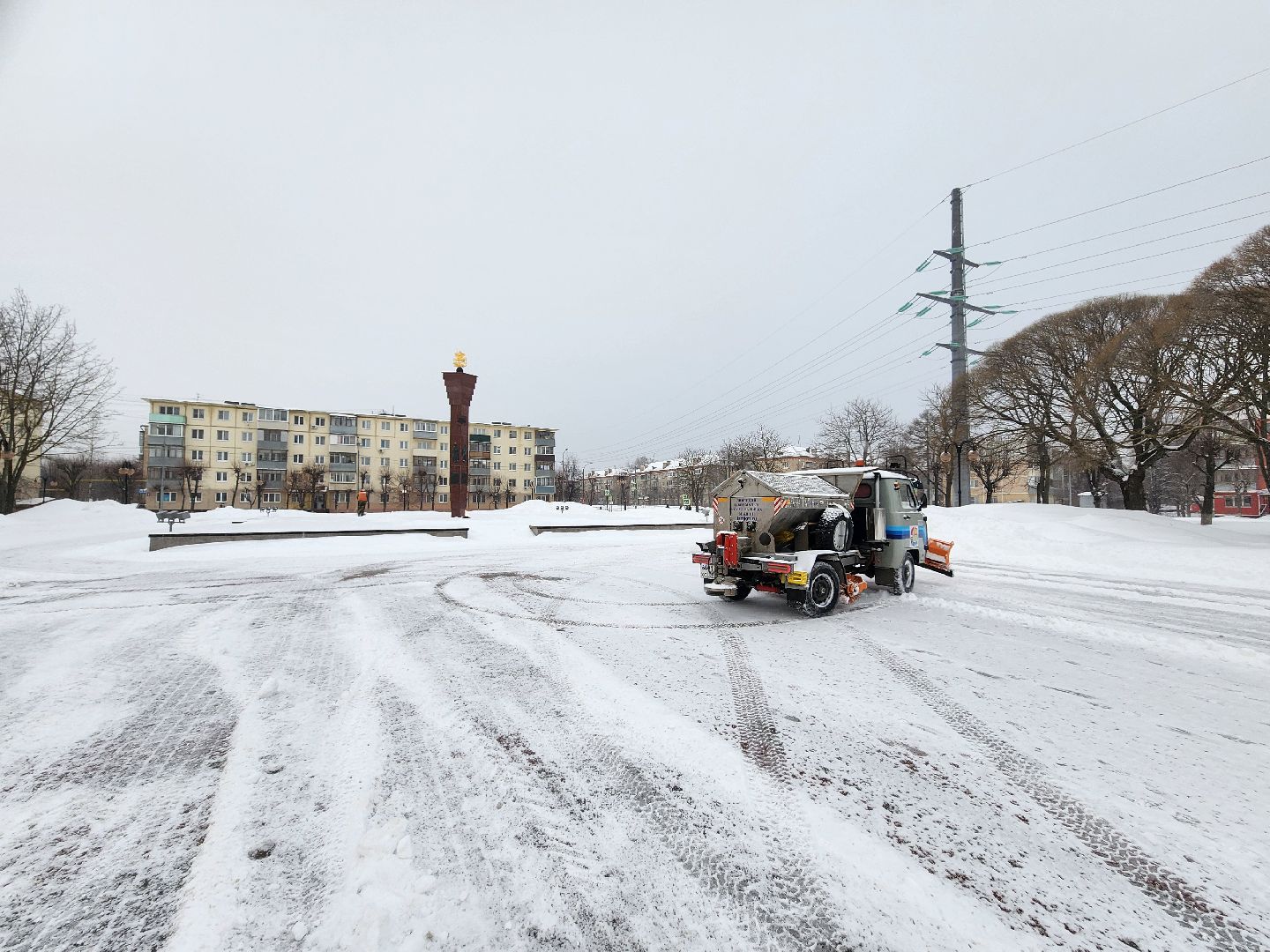 серпухов, подмосковье, площадь славы, уборка снега, комбинат благоустройства,