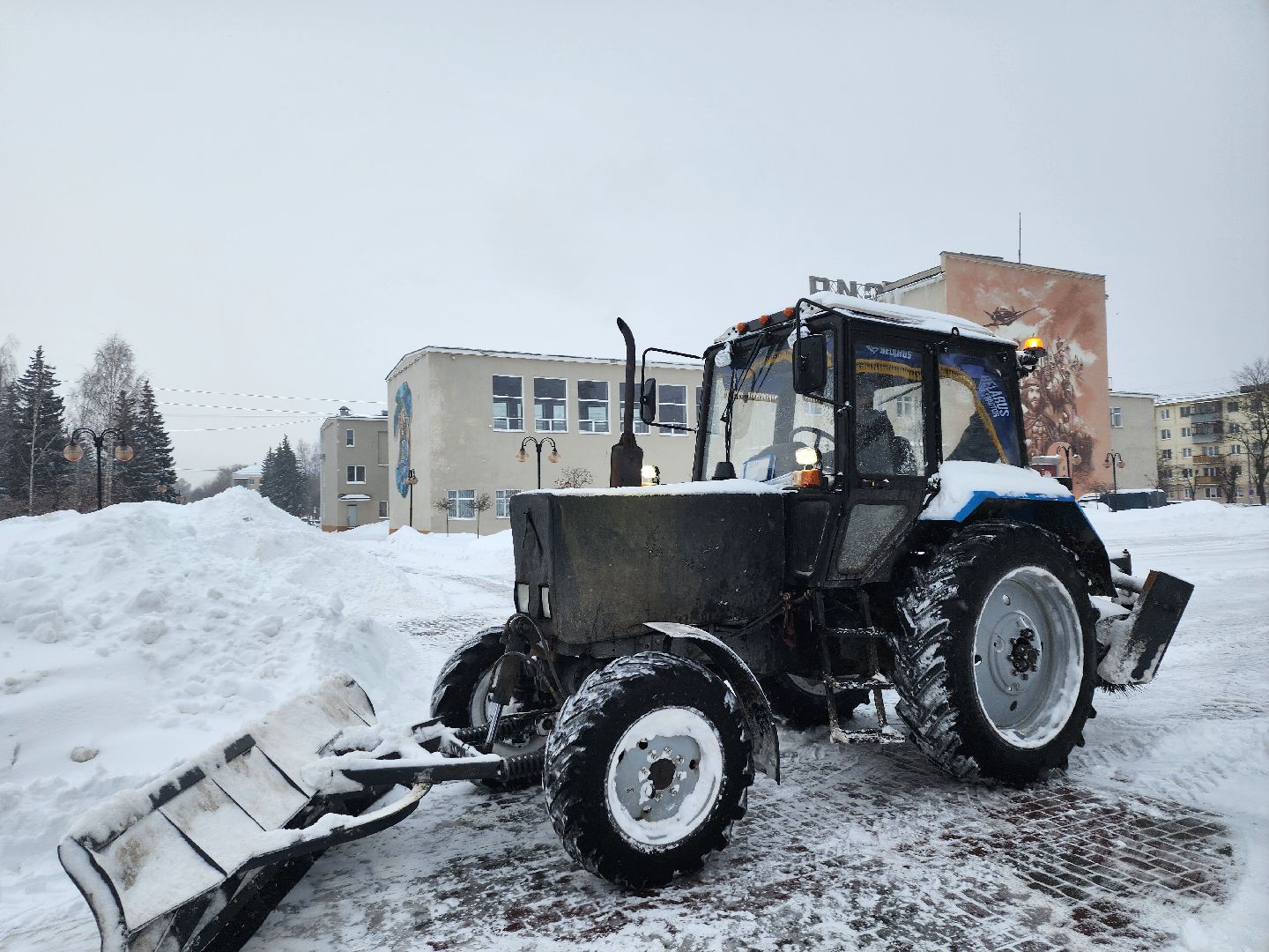 серпухов, подмосковье, площадь славы, уборка снега, комбинат благоустройства,