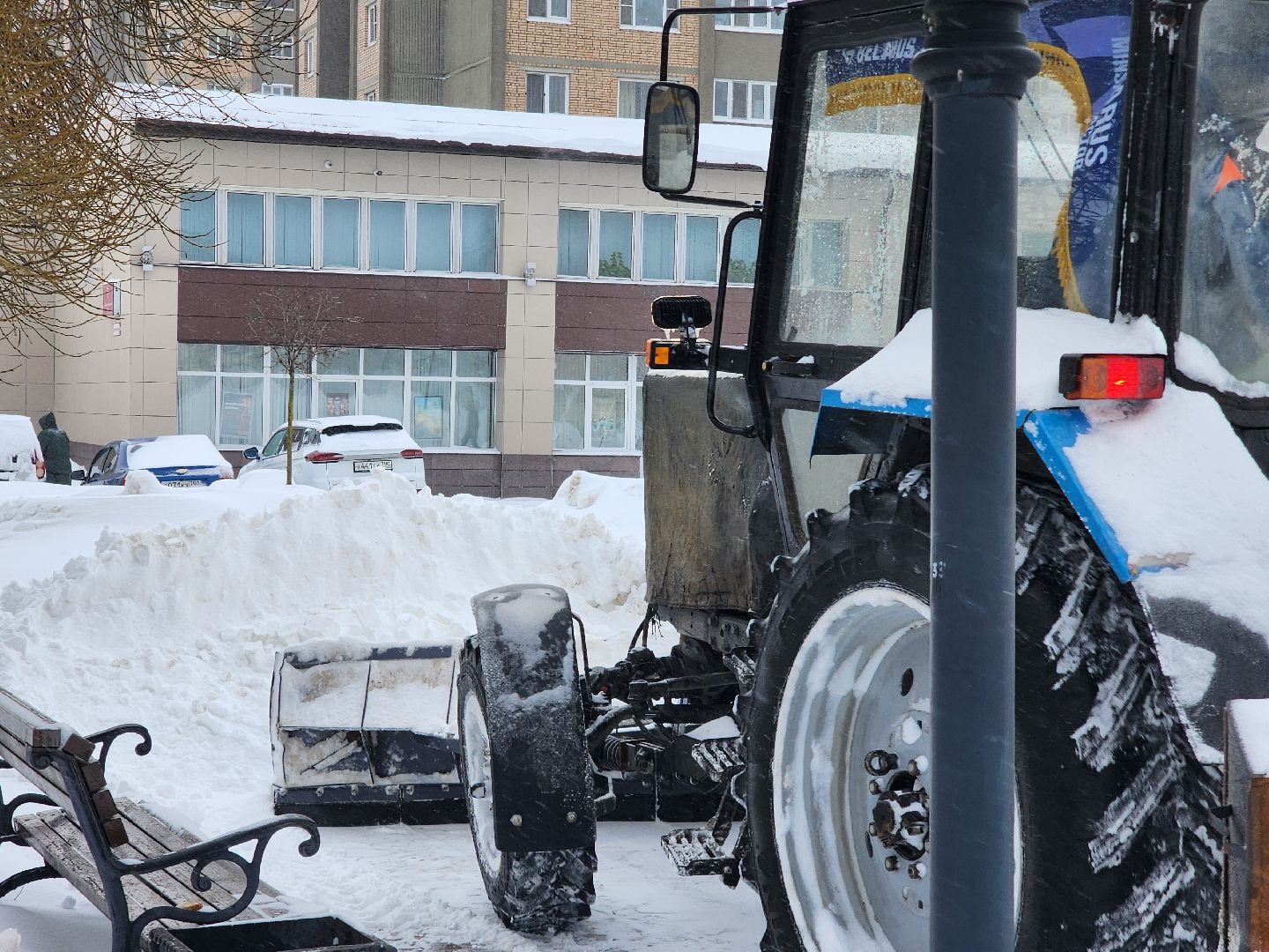 серпухов, подмосковье, площадь славы, уборка снега, комбинат благоустройства,