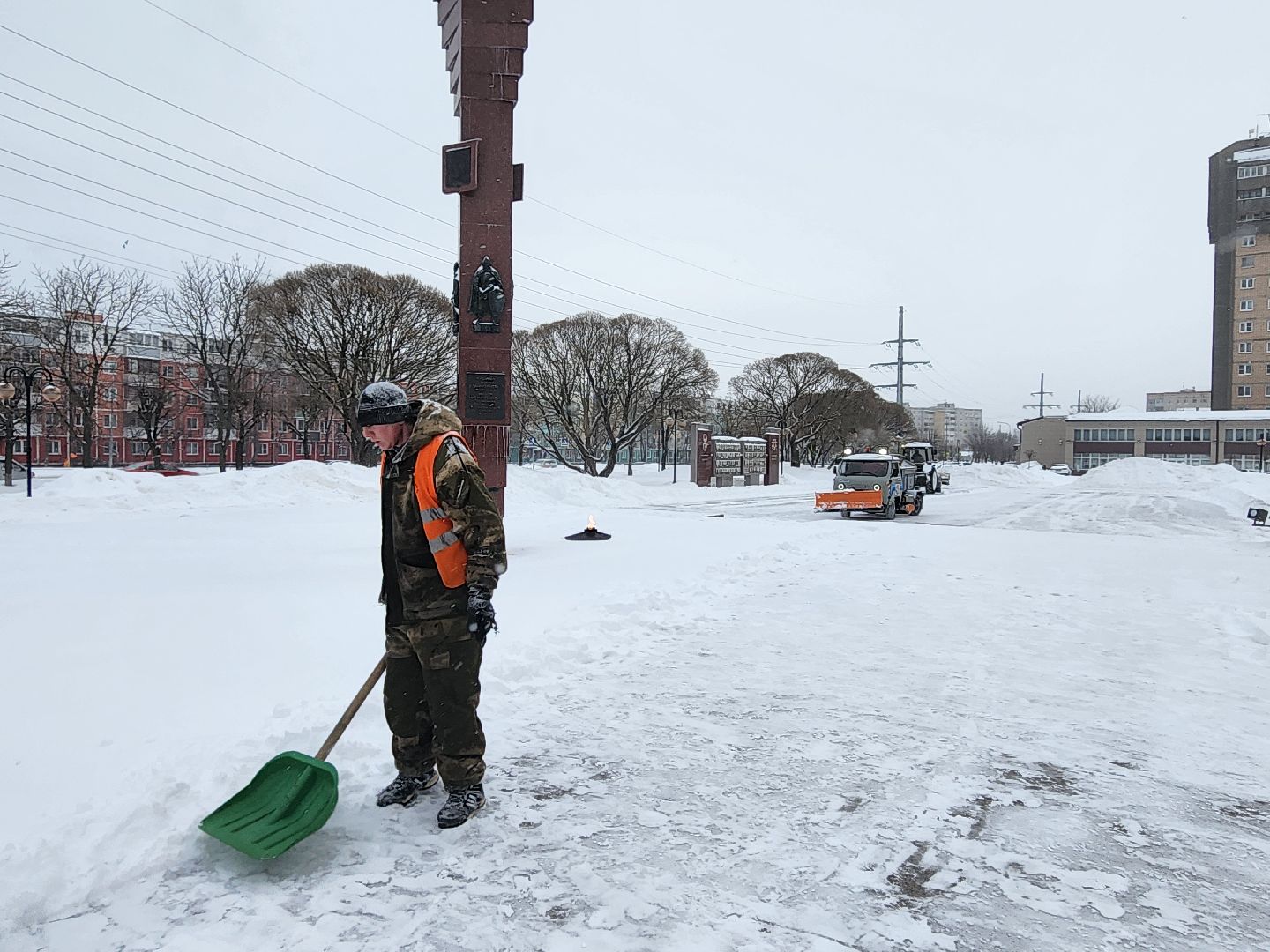 серпухов, подмосковье, площадь славы, уборка снега, комбинат благоустройства,