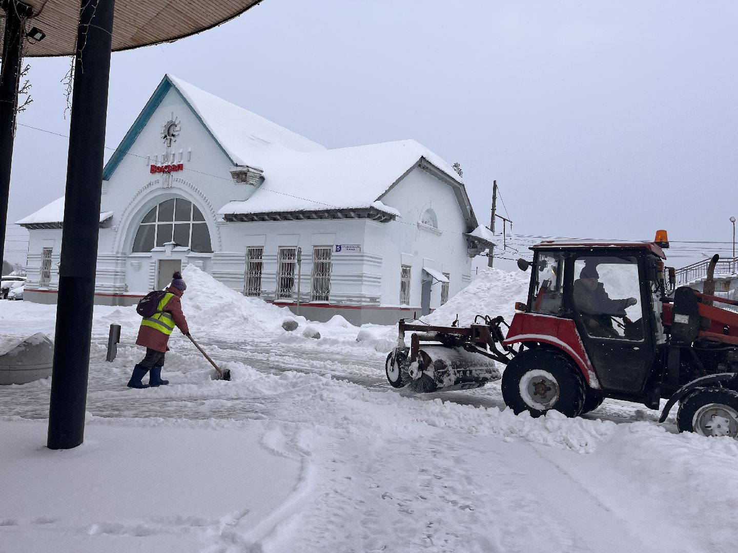 Снег, коммунальная служба, снежные завалы,
