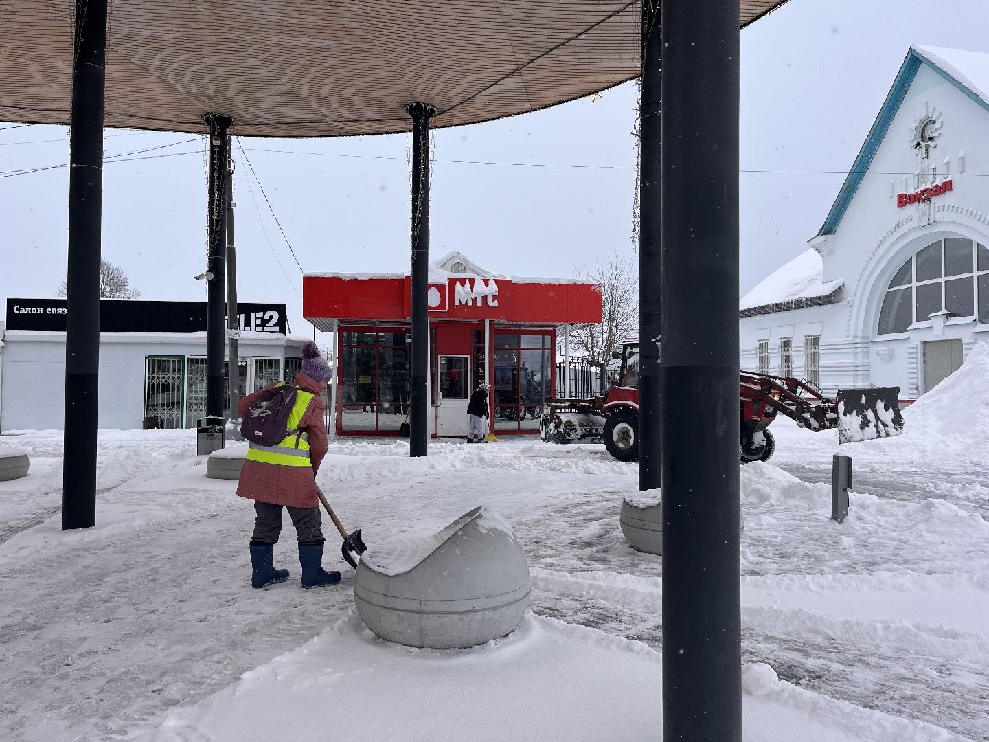 Снег, коммунальная служба, снежные завалы,
