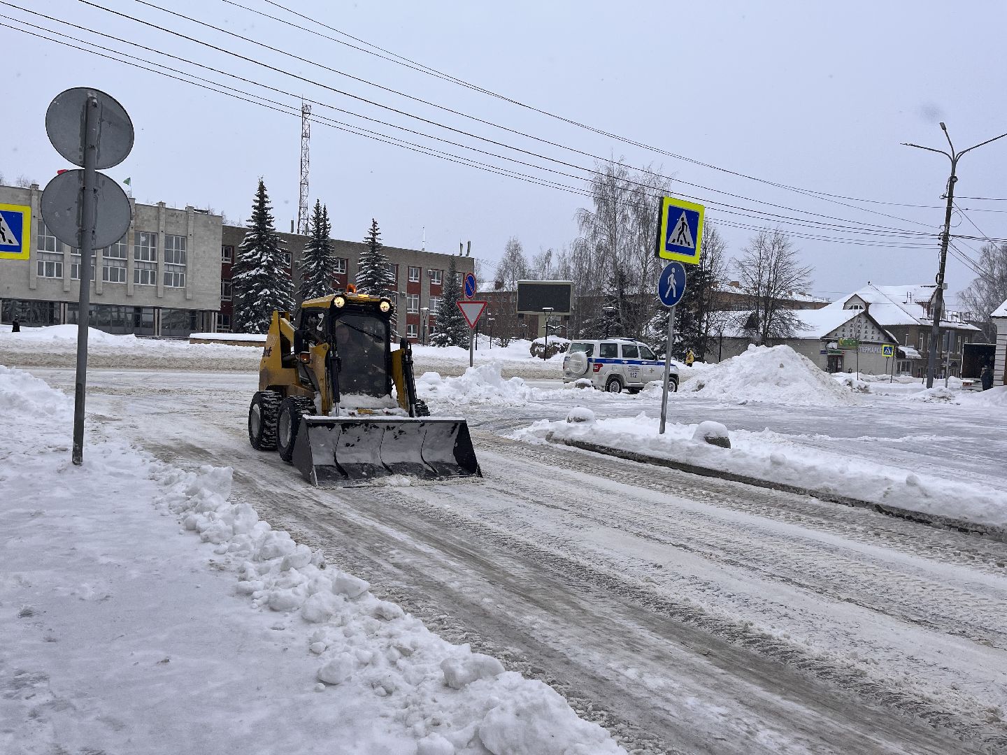 Снег, коммунальная служба, снежные завалы,