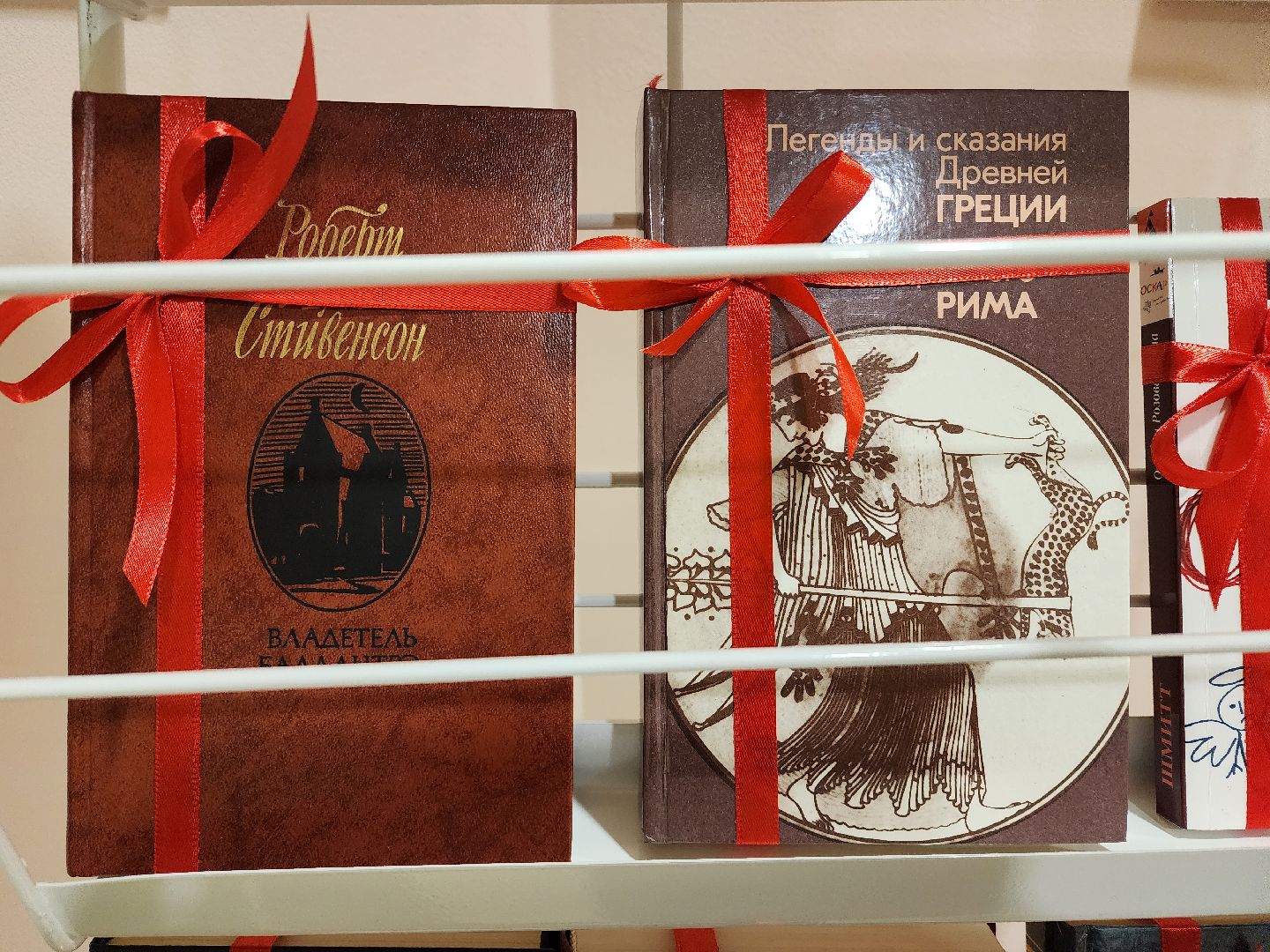 пушкино, библиотека, книги, акция, акция из рук в руки, день книгодарения,