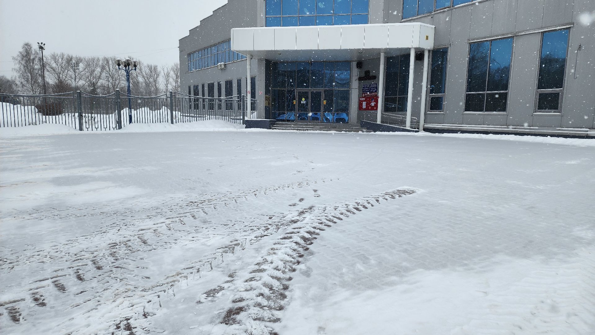 кашира, жкх, уборка снега, снегопад, трактор, ДС Юбилейный, парковка,