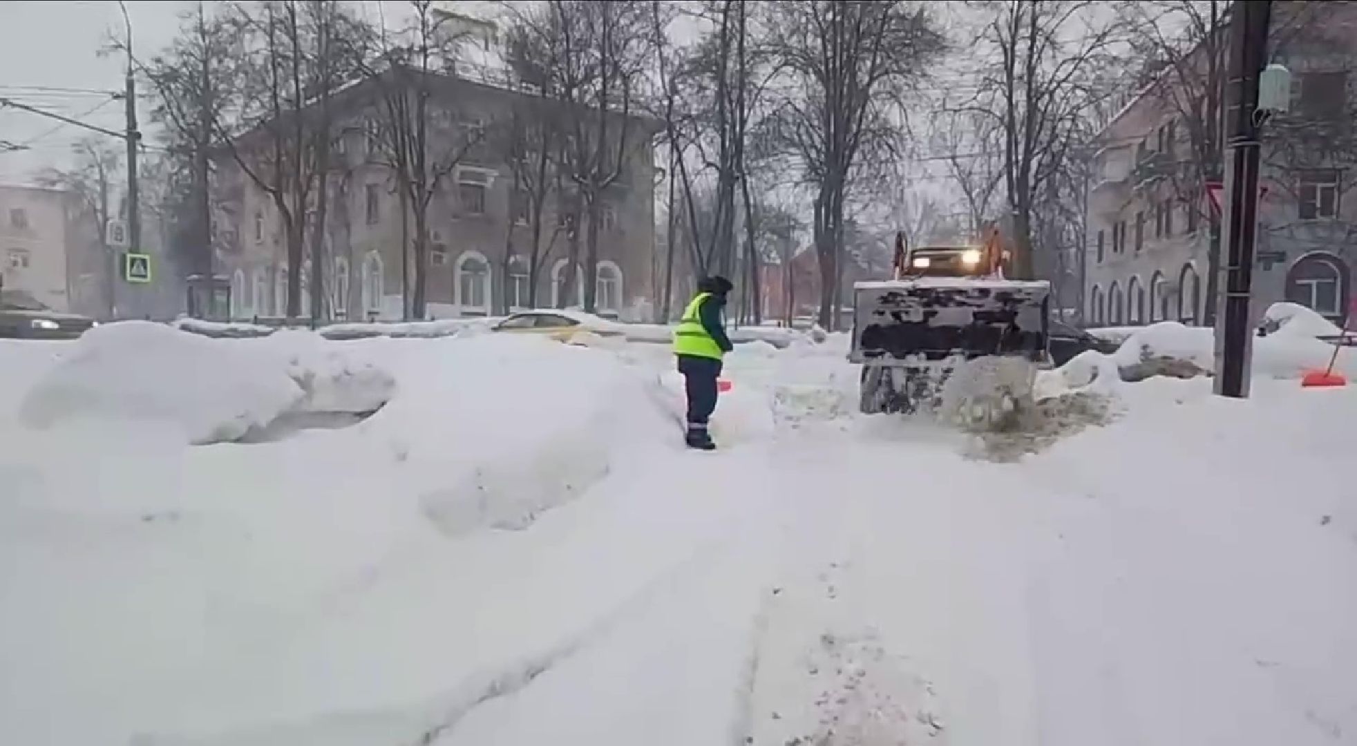 Ленинский, дороги, тротуары, снегопад, дворники,