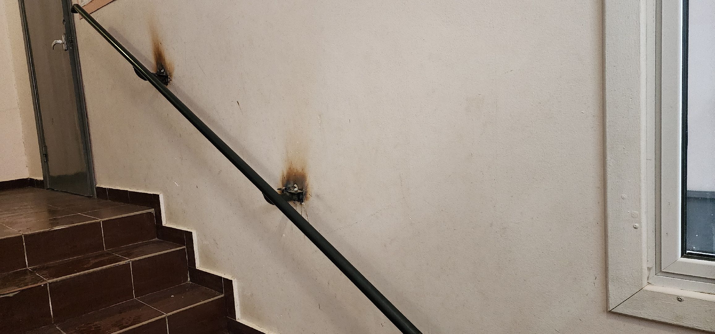 поручни в подъездах, безопасность для пожилых, Домодедово - парк,