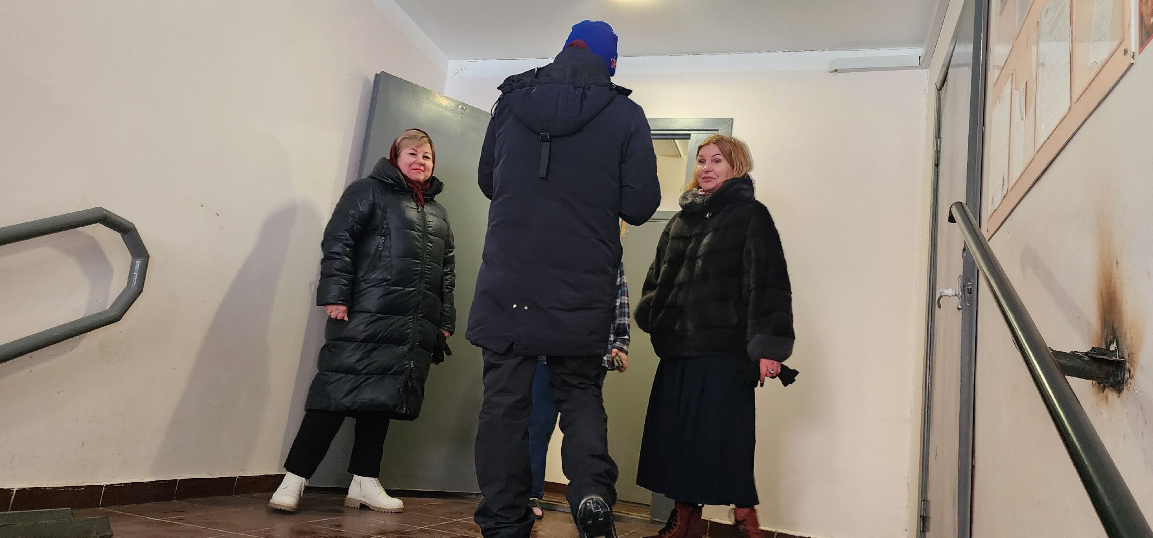 поручни в подъездах, безопасность для пожилых, Домодедово - парк,