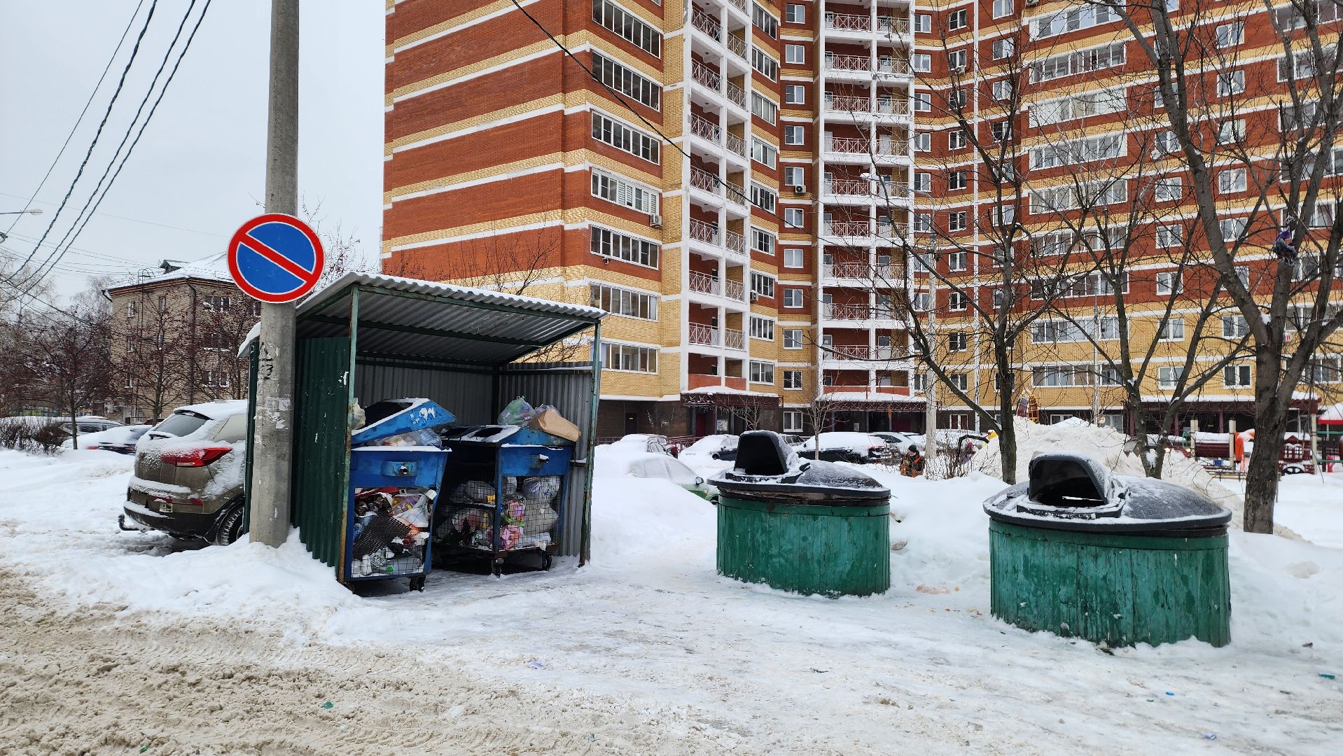 Подмосковье,Городской округ Пушкинский, Ивантеевка, благоуйстройство, парковка запрещена, парковка у контейнерных площадок,