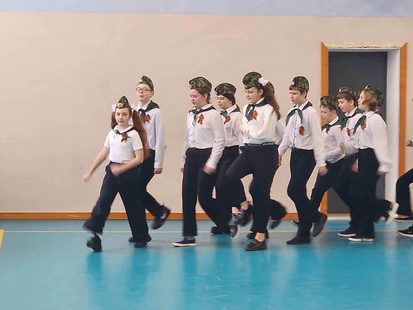 день защитника отечества, смотр строя и песни, школа,