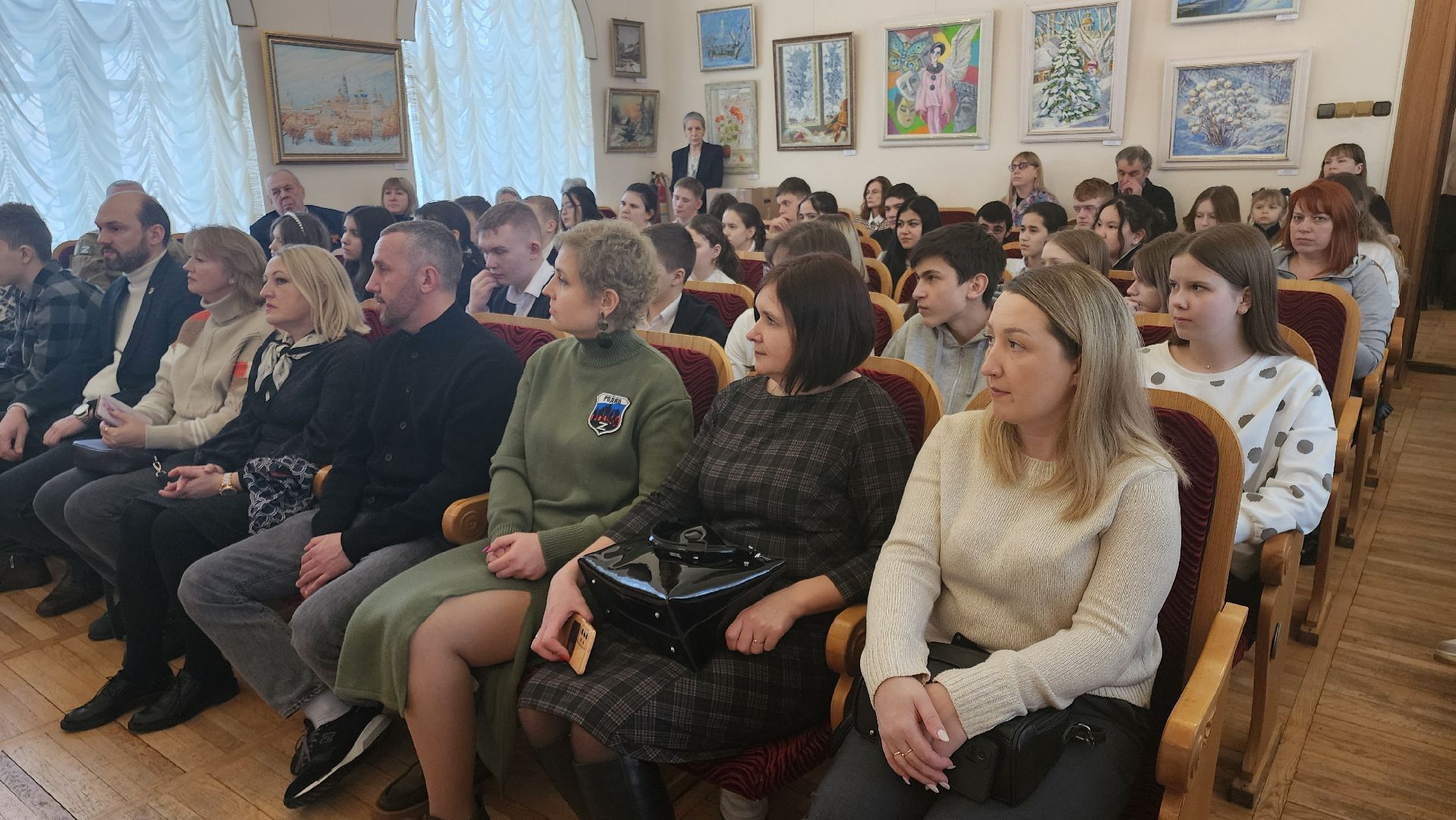 кашира, краеведческий музей, фотовыставка, Митя Сергеев, несломленный донбасс, СВО, фотограф,