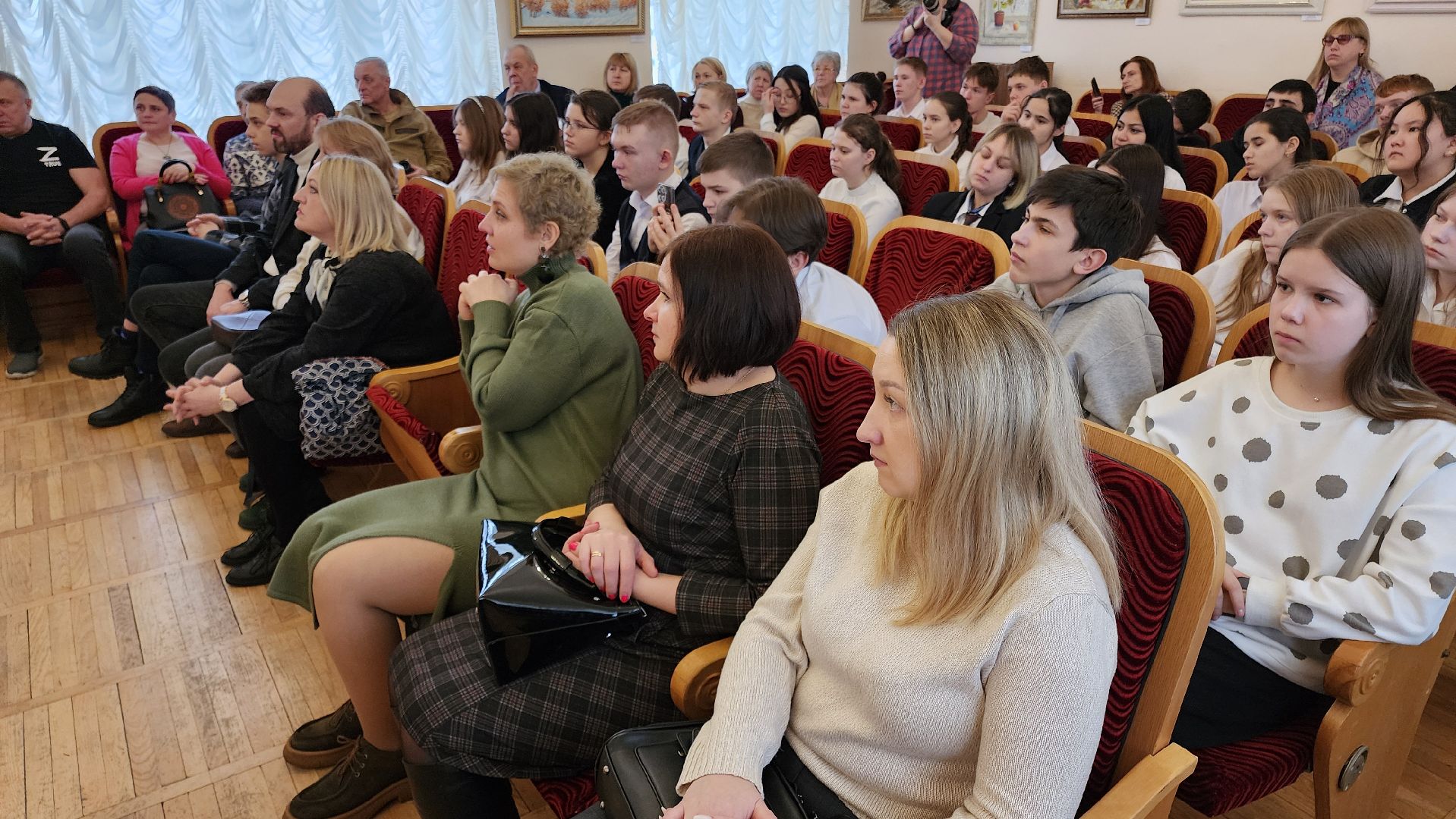 кашира, краеведческий музей, фотовыставка, Митя Сергеев, несломленный донбасс, СВО, фотограф,