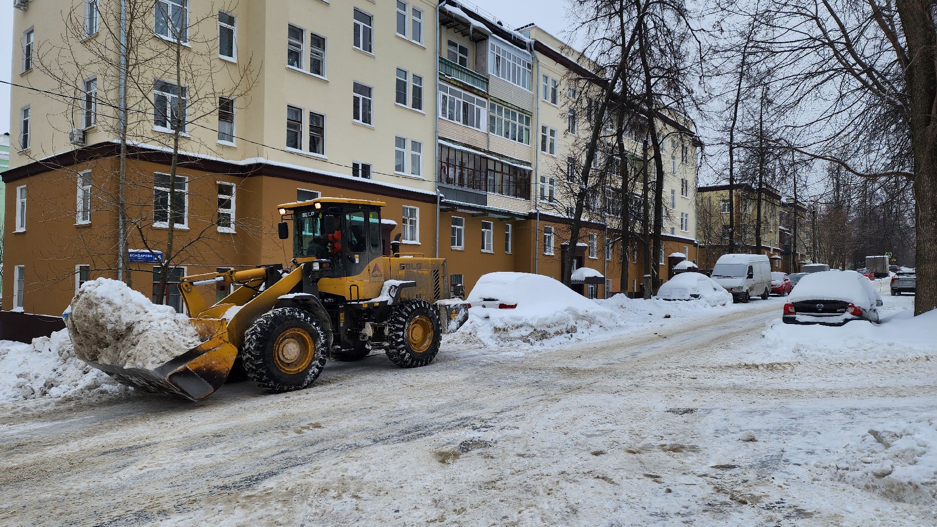 уборка улиц, последствия снегопада, убираем снег,