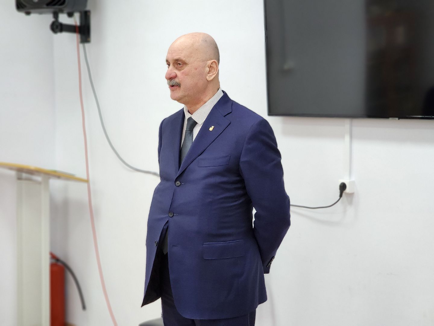 волоколамск, художественная выставка, библиоканикулы, библиотека, Выставка, художник, художники подмосковья,