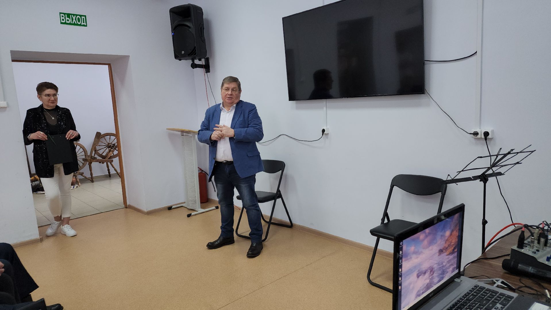 волоколамск, художественная выставка, библиоканикулы, библиотека, Выставка, художник, художники подмосковья,