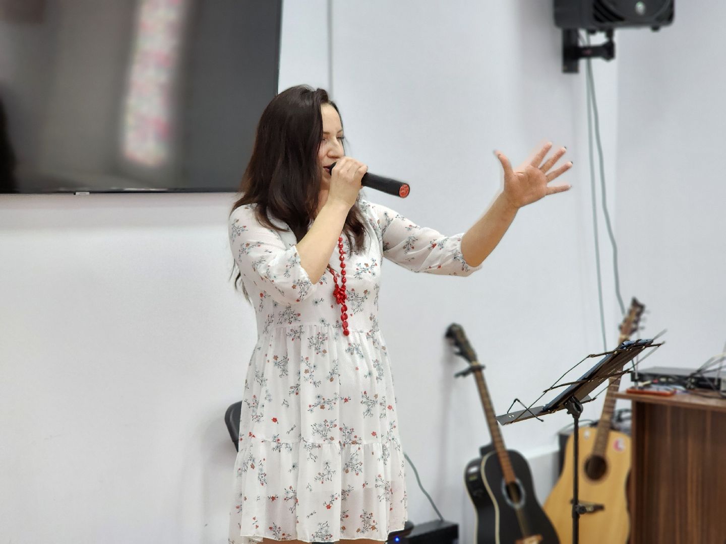 волоколамск, художественная выставка, библиоканикулы, библиотека, Выставка, художник, художники подмосковья,