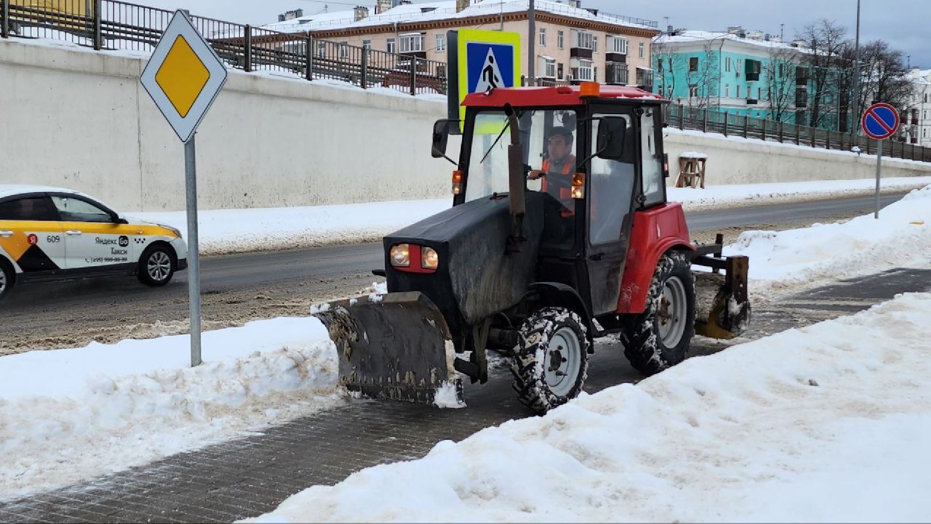 Люберцы, эстакада на Октябрьском проспекте в Люберцах, уборка снега,