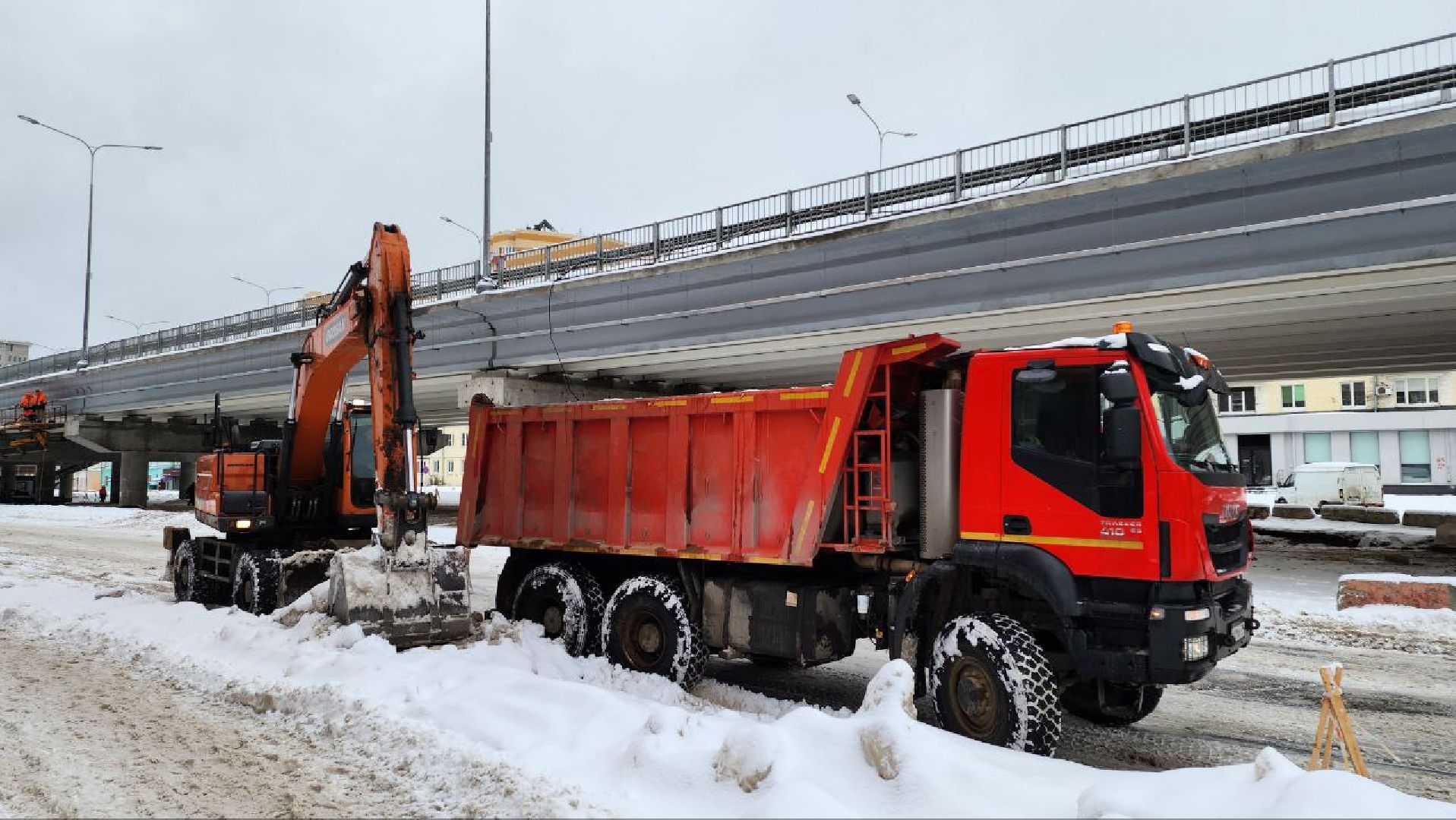 Люберцы, эстакада на Октябрьском проспекте в Люберцах, уборка снега,