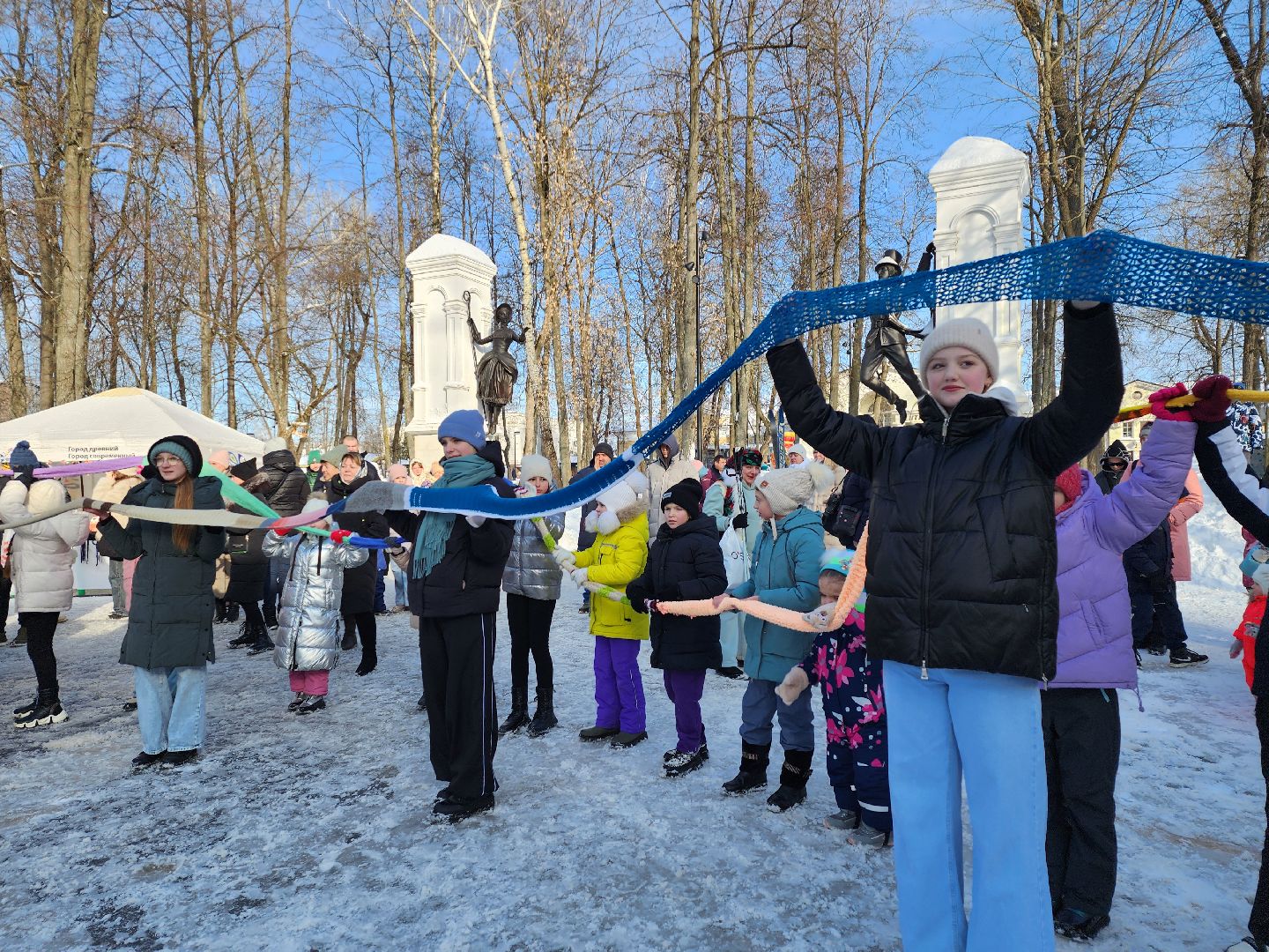 серпухов, подмосковье, фестиваль тепло, парк имени олега степанова, зима в подмосковье,