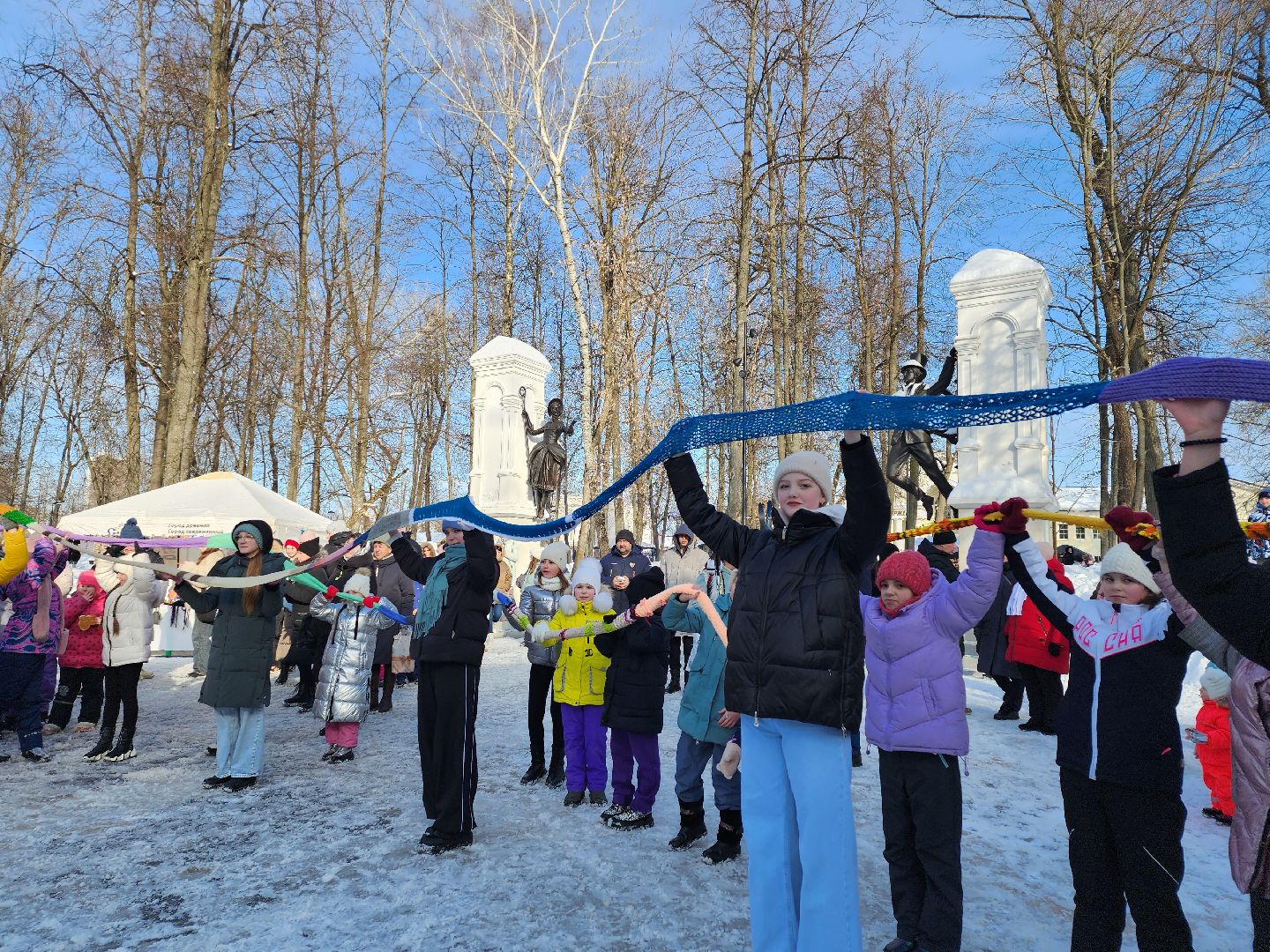 серпухов, подмосковье, фестиваль тепло, парк имени олега степанова, зима в подмосковье,