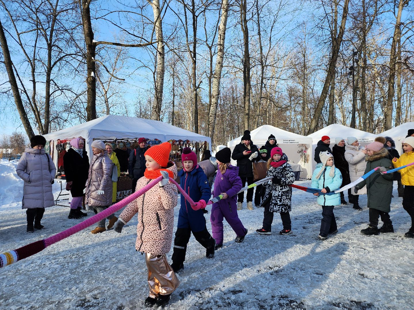 серпухов, подмосковье, фестиваль тепло, парк имени олега степанова, зима в подмосковье,