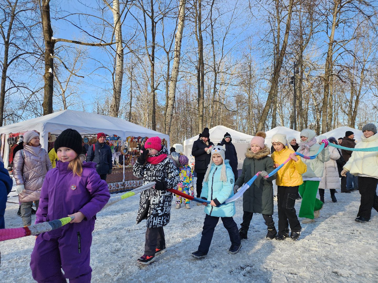серпухов, подмосковье, фестиваль тепло, парк имени олега степанова, зима в подмосковье,