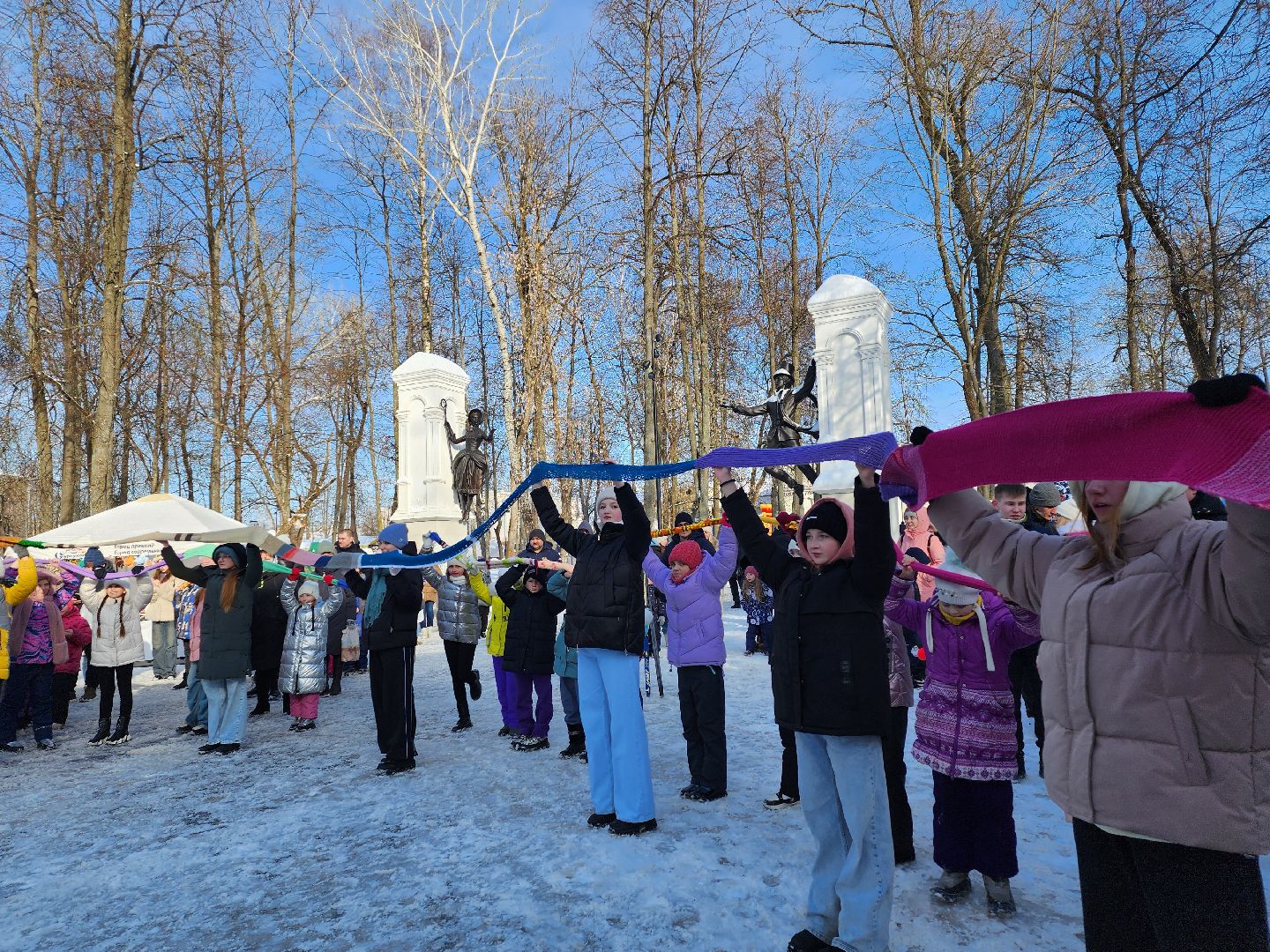 серпухов, подмосковье, фестиваль тепло, парк имени олега степанова, зима в подмосковье,