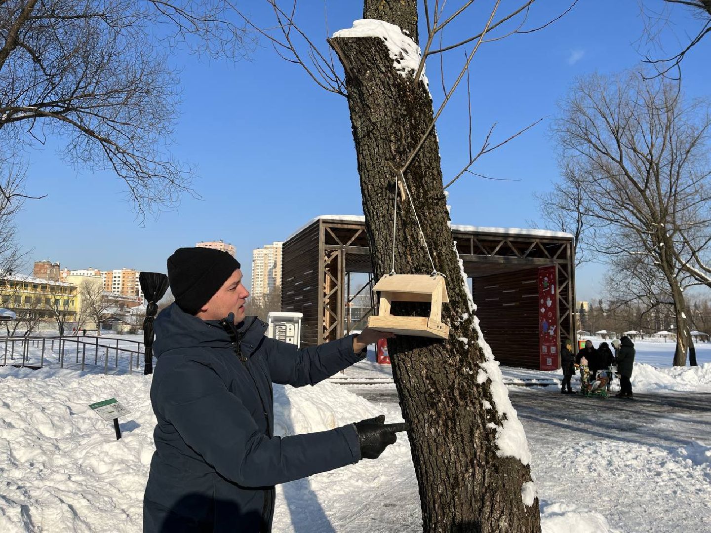 Реутов, парк, птички, кормушки,