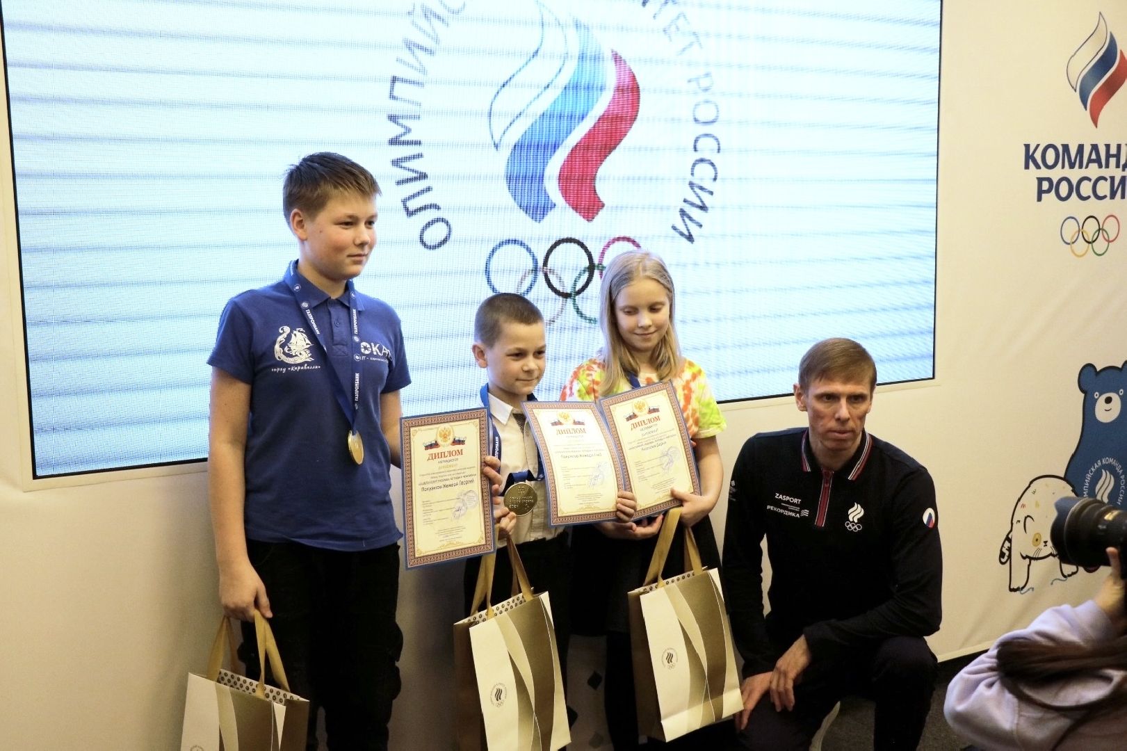 Балашиха, Подмосковье, мама почитай мне а я нарисую, Олимпийские надежды, конкурс рисунков, Клубное сообщество Саввинской библиотеки, Книголюбы Балашихи,