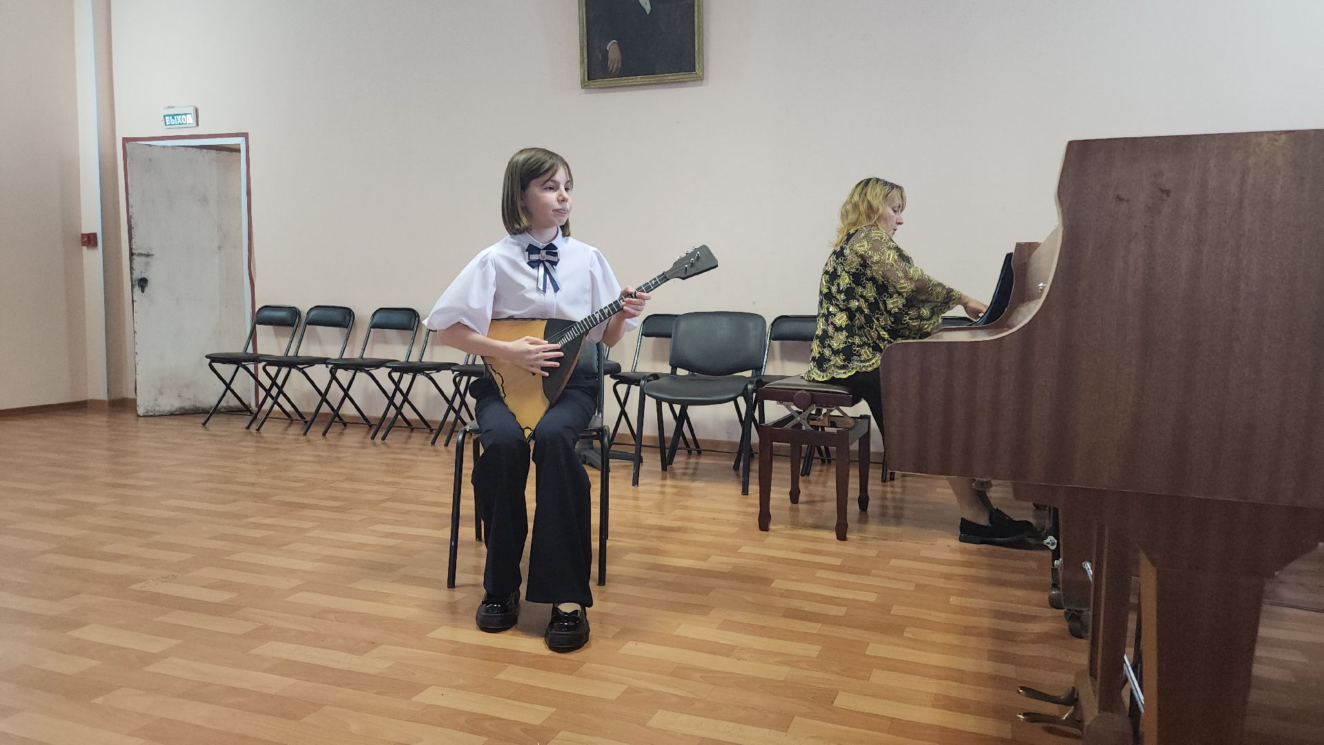 кашира, сувенир, русские народные инструменты, областной гитара, баян, домра, балалайка,