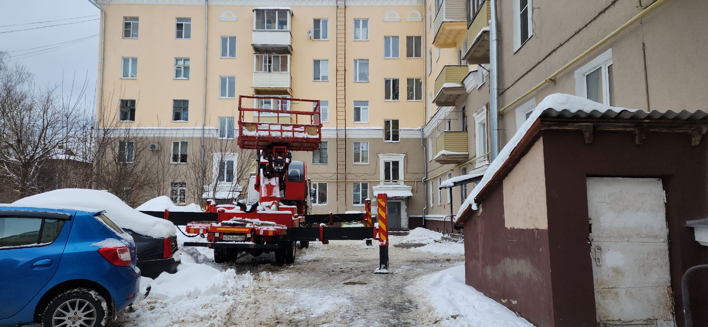 электросталь, мой город, жкх, жкх подмосковье, управляющая компания, сосульки, наледь, чистка кровли от снега, альпинизм,
