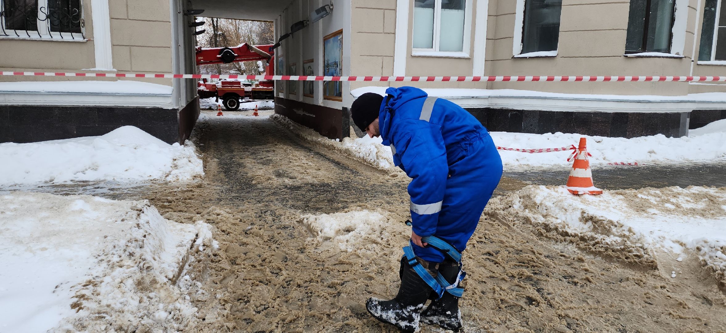 электросталь, мой город, жкх, жкх подмосковье, управляющая компания, сосульки, наледь, чистка кровли от снега, альпинизм,