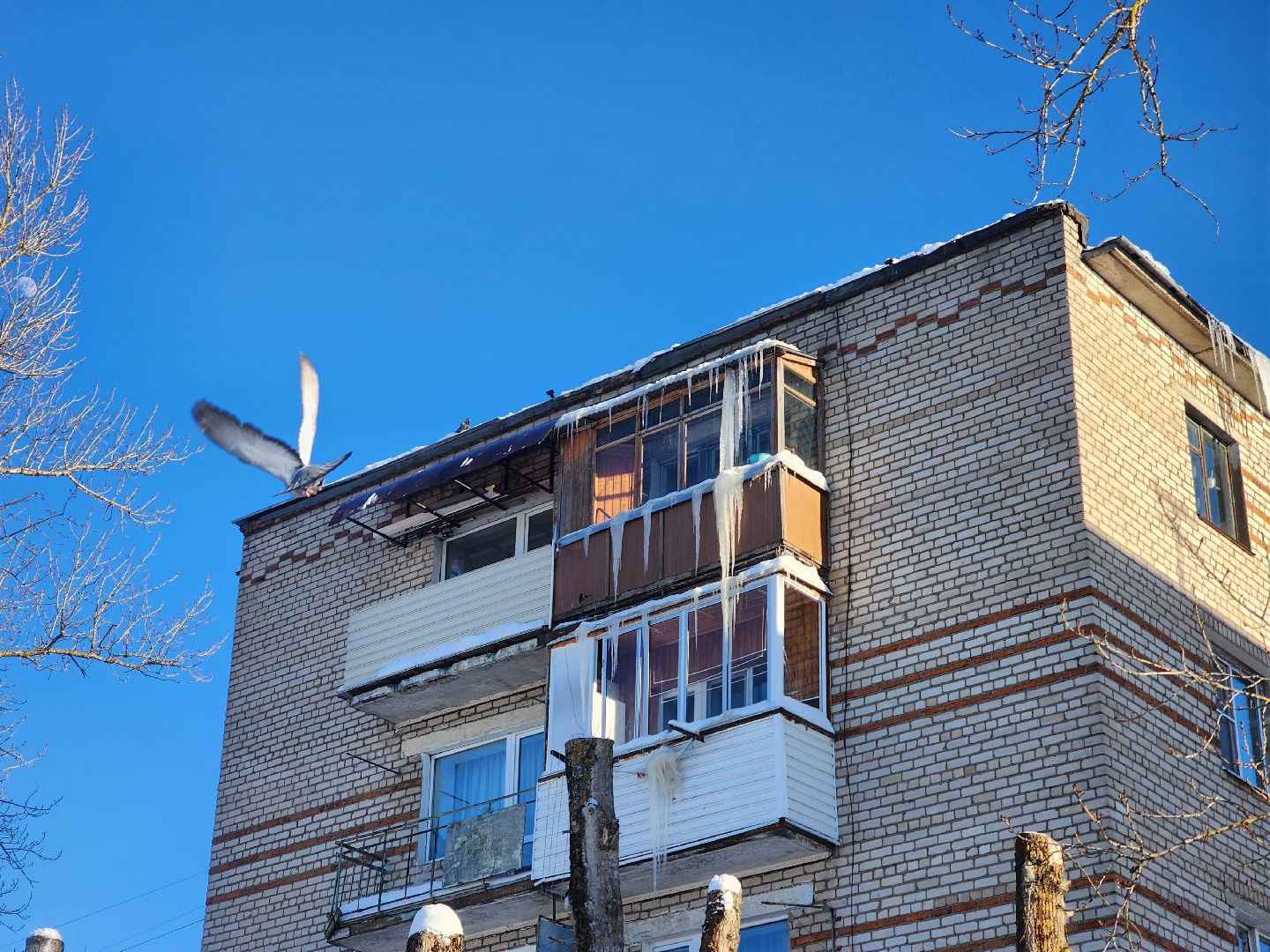 наледь, уборка крыш, сосульки, руза, рузский городской округ, московская область, коммунальщики,