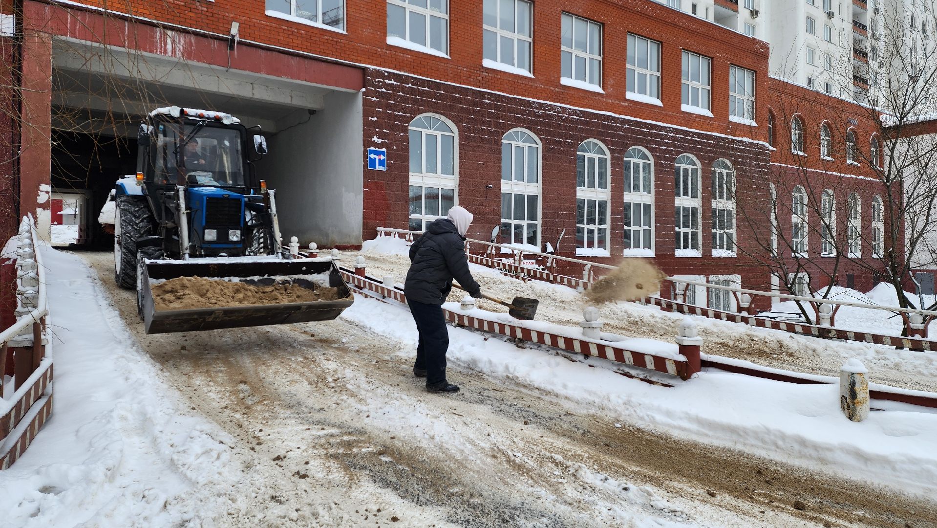 уборка дворов, уборка снега, уборка дорог,