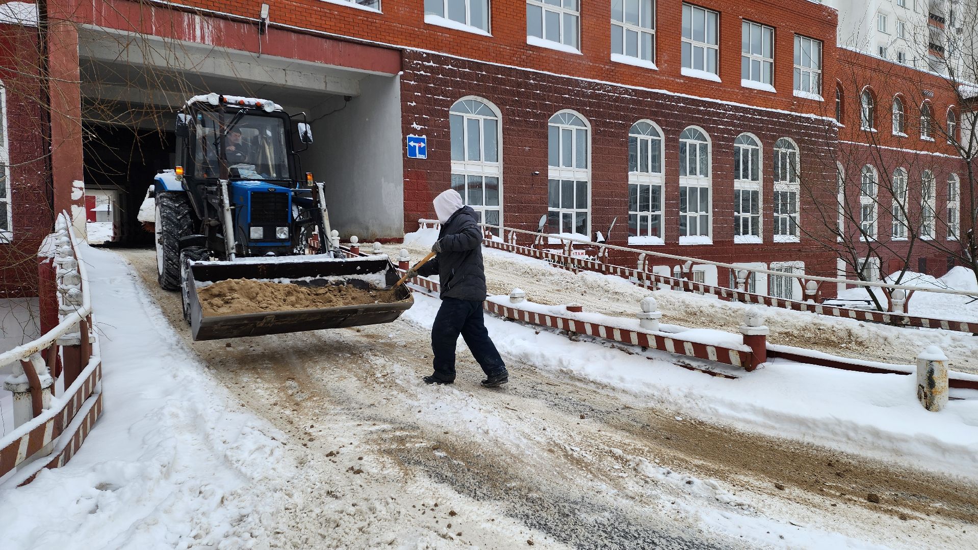 уборка дворов, уборка снега, уборка дорог,