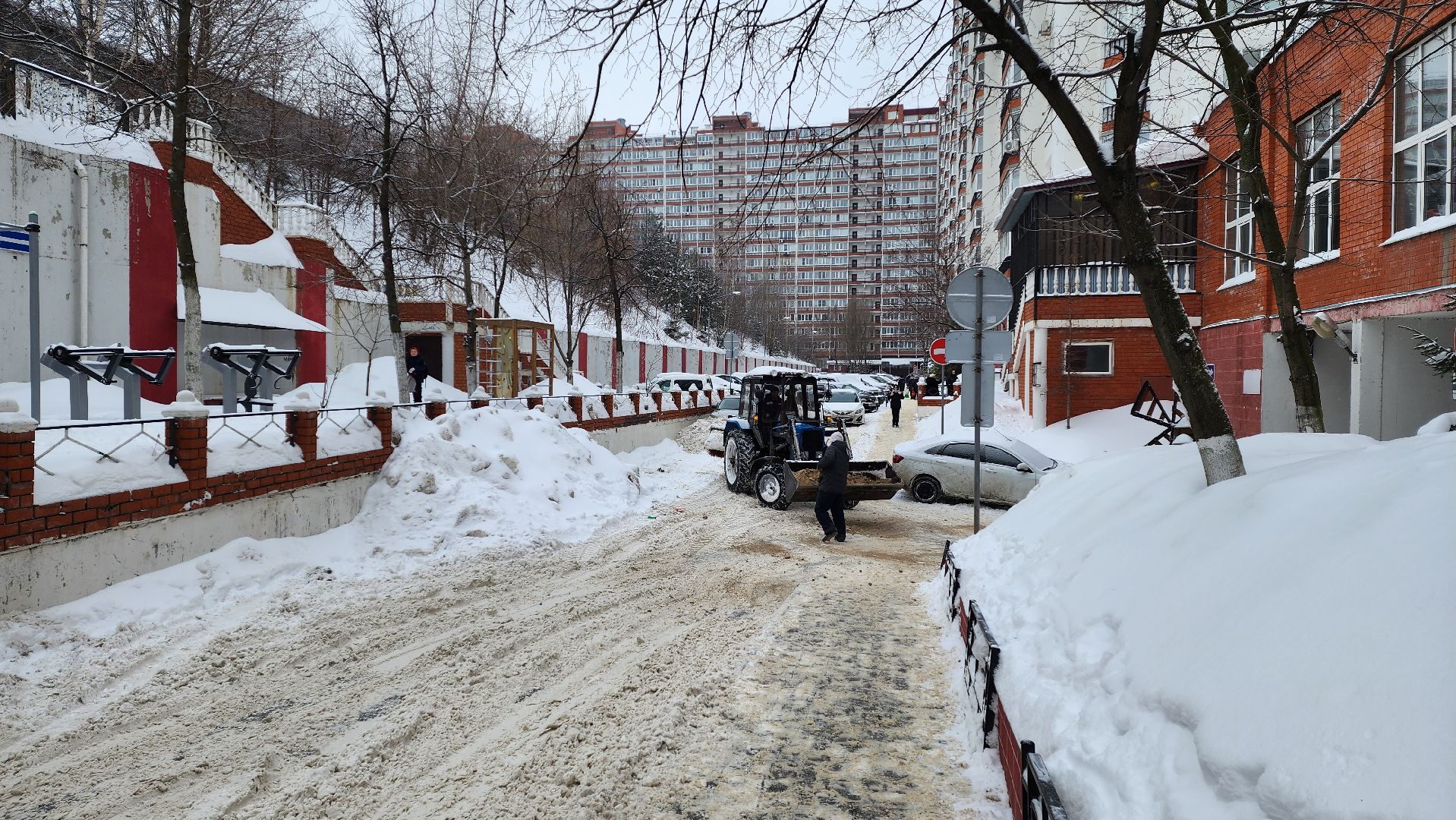 уборка дворов, уборка снега, уборка дорог,